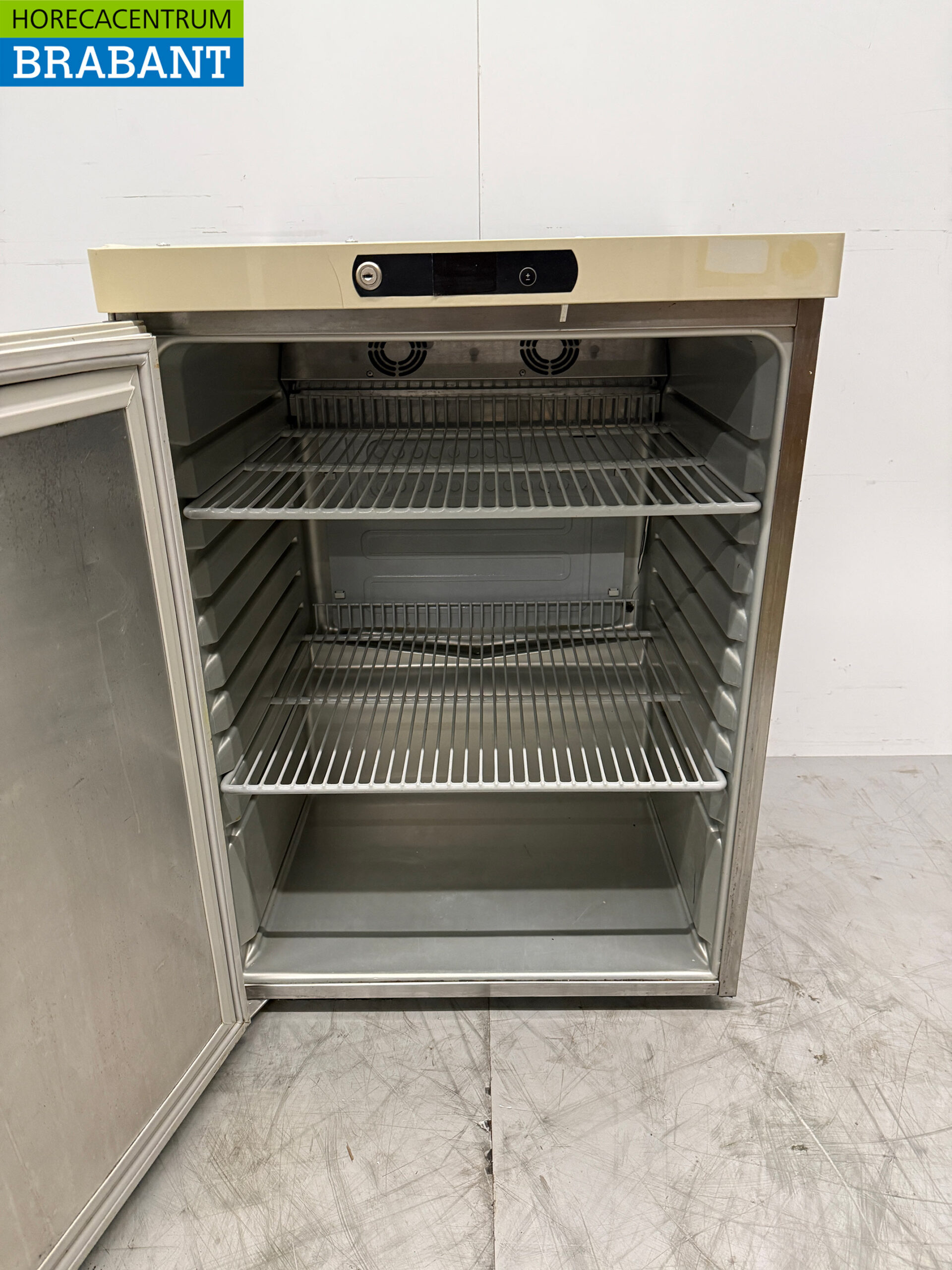 Stainless steel Gram Table Top Refrigerator 125 liters 230V Catering - Image 4