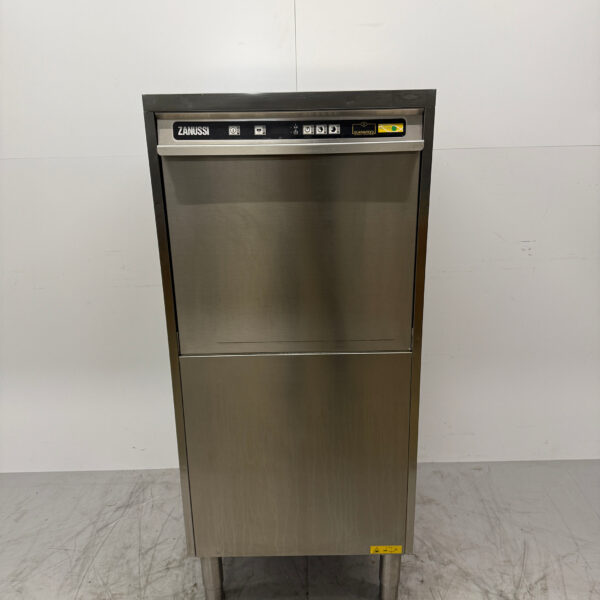 Stainless steel Zanussi Dishwasher with drain pump 400V Catering