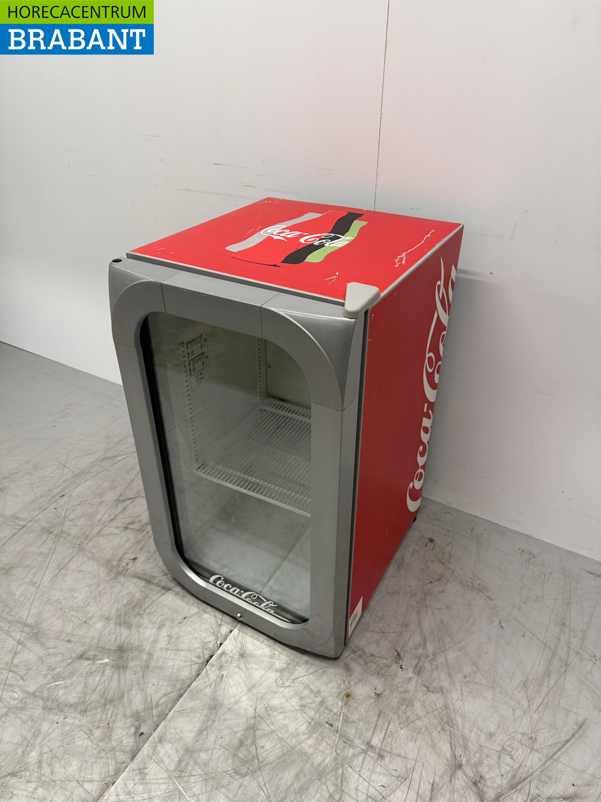 Coca Cola Glass Door Refrigerator 1 Door 145 liters 230V Catering - Image 2