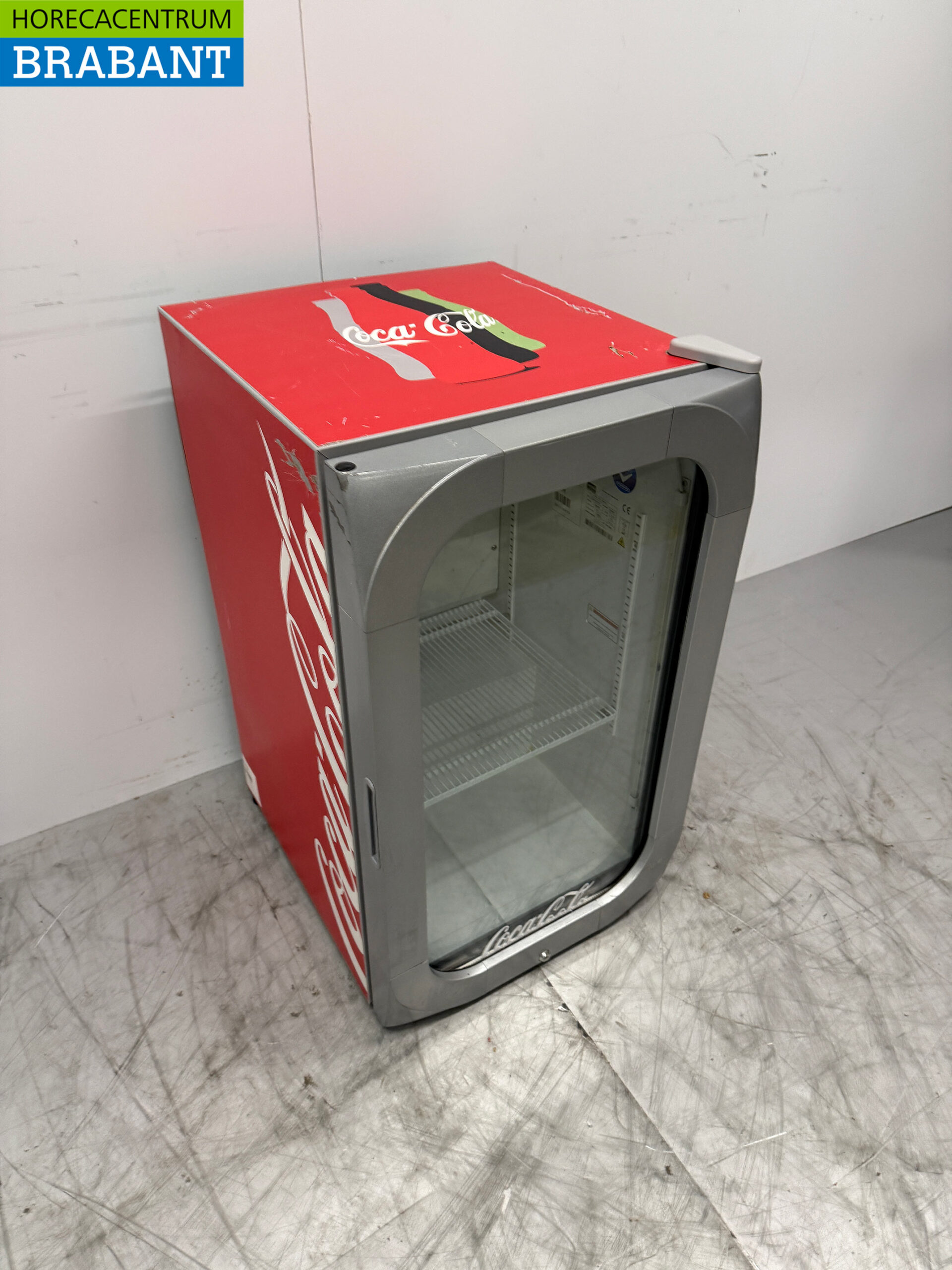 Coca Cola Glass Door Refrigerator 1 Door 145 liters 230V Catering - Image 3