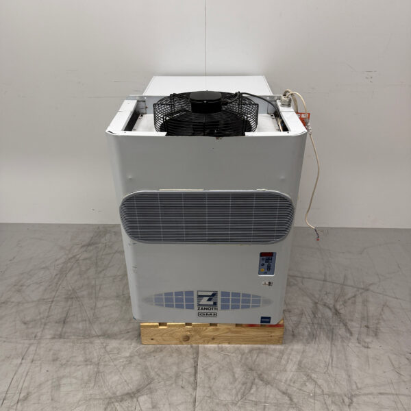 Zanotti Refrigeration Unit Refrigeration Unit Plug-in Monoblock Wall Unit 33 m3 400V Horeca