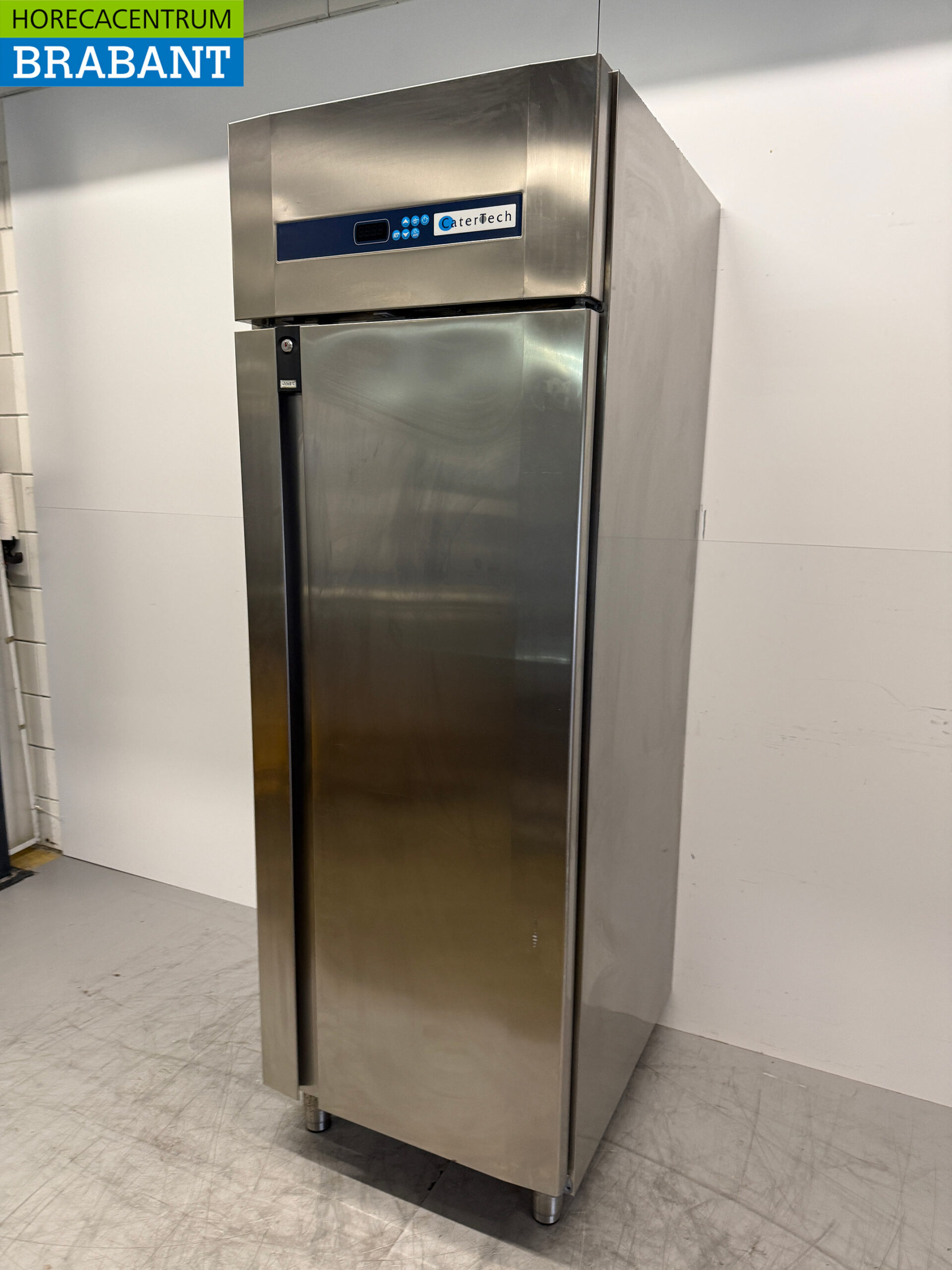 Stainless steel Catertech Refrigeration 617 liters 230V Catering - Image 2