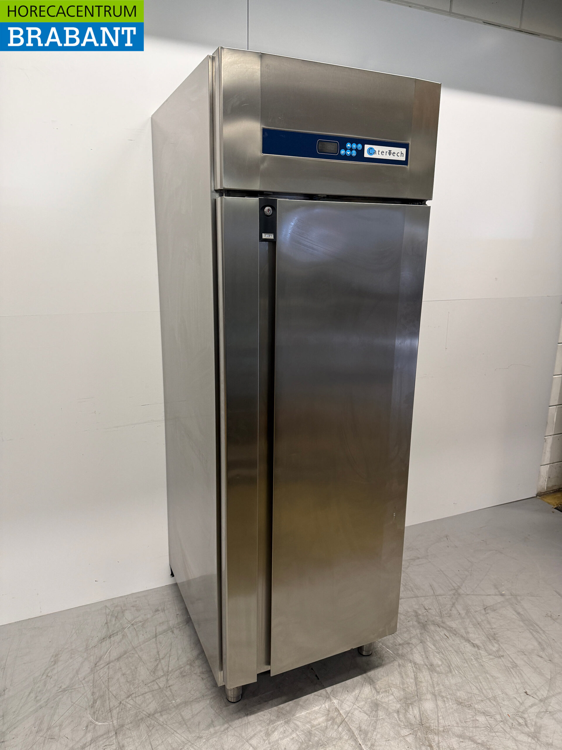 Stainless steel Catertech Refrigeration 617 liters 230V Catering - Image 3