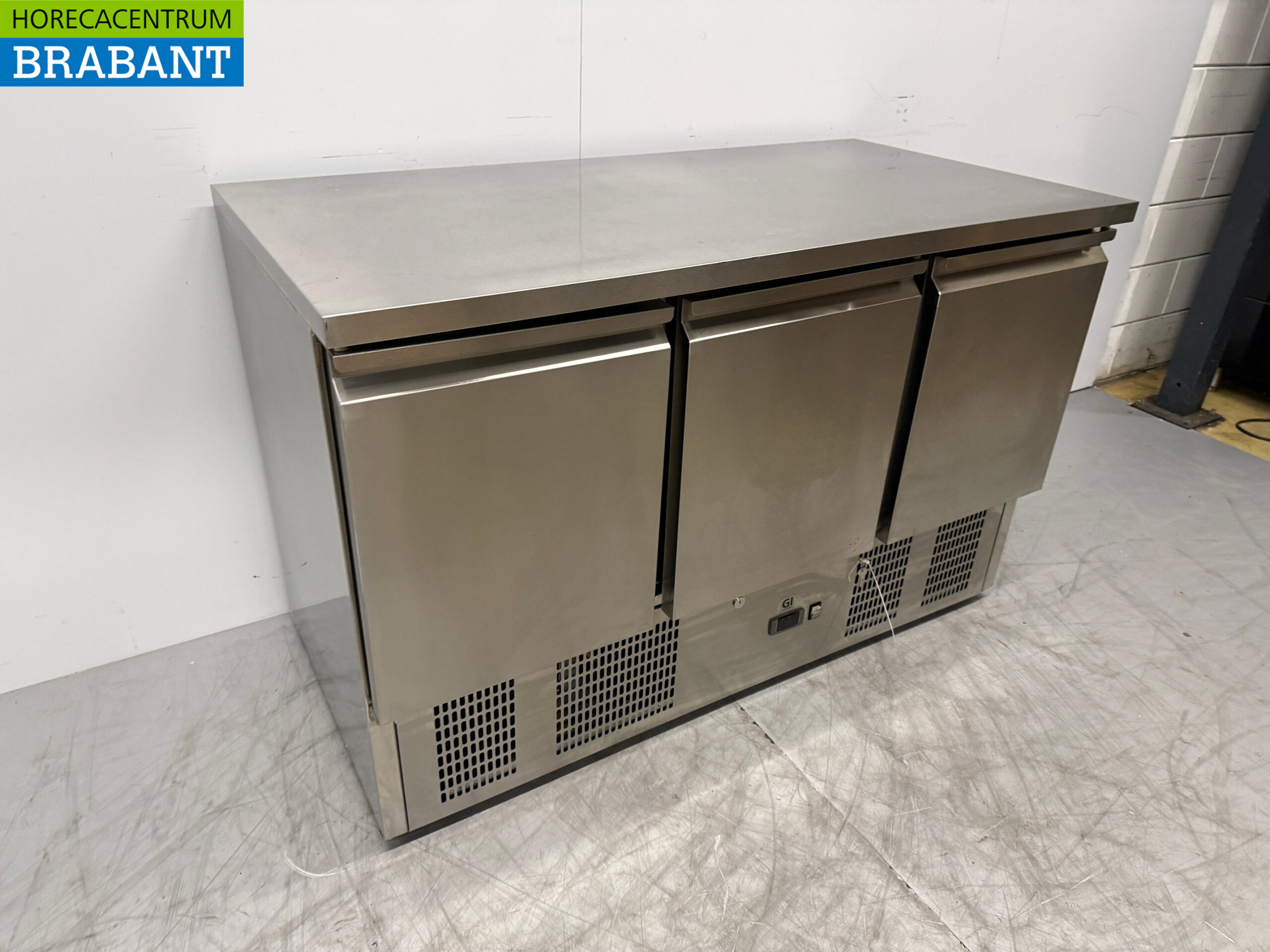 Stainless steel Gastro-Inox Refrigerated Workbench 3 Doors 136,5 cm 230V Horeca - Image 3