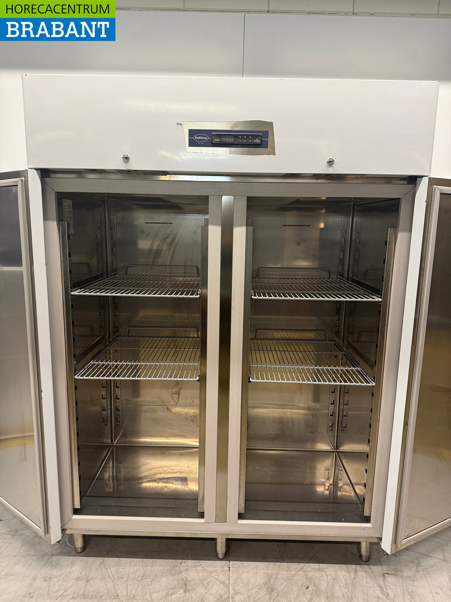 Stainless steel Rubbens Double Door Freezer 1120 liters 230V Horeca - Image 4