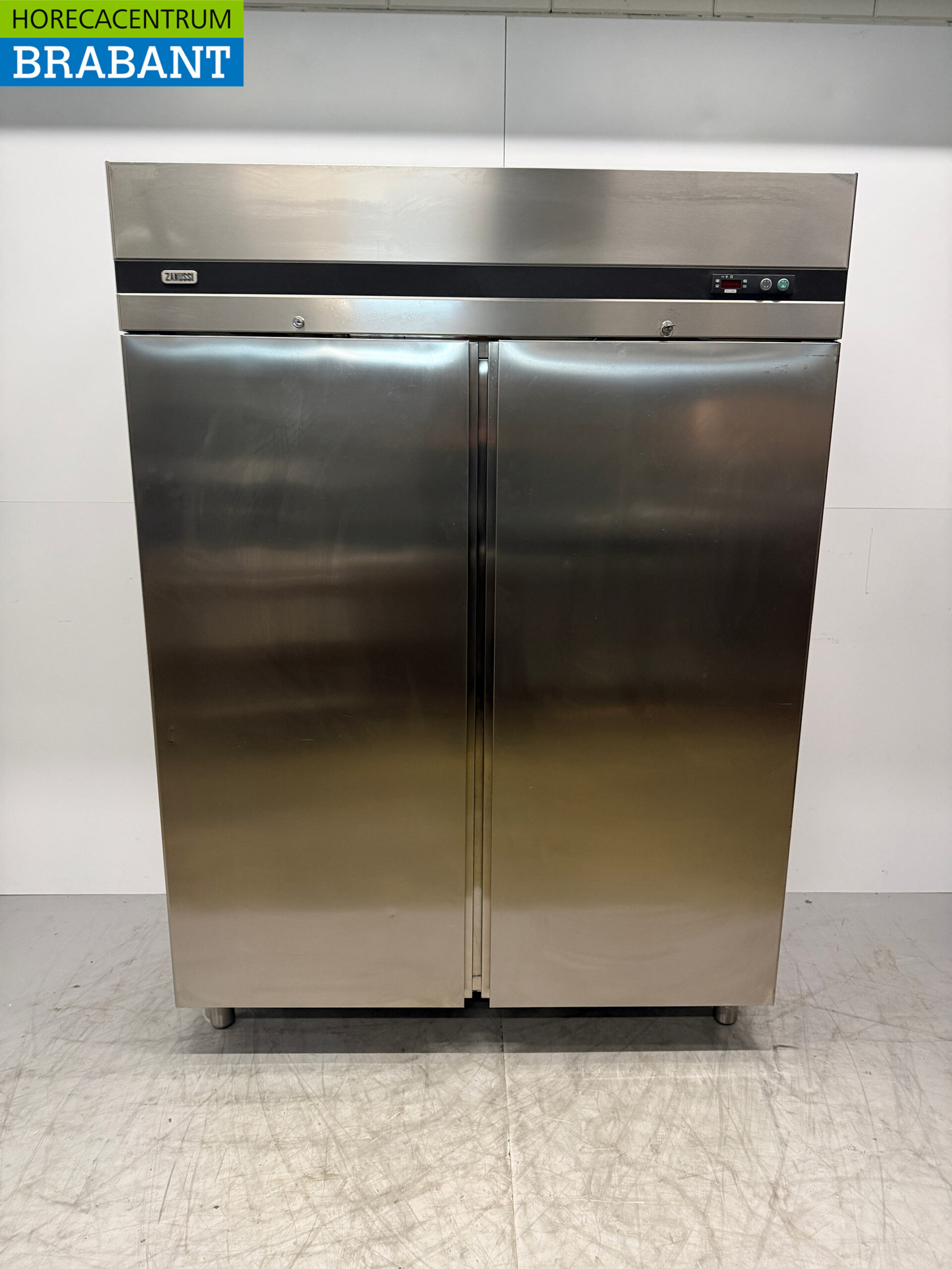 Stainless steel Zanussi Double door Refrigerator 1300 liters 230V Catering
