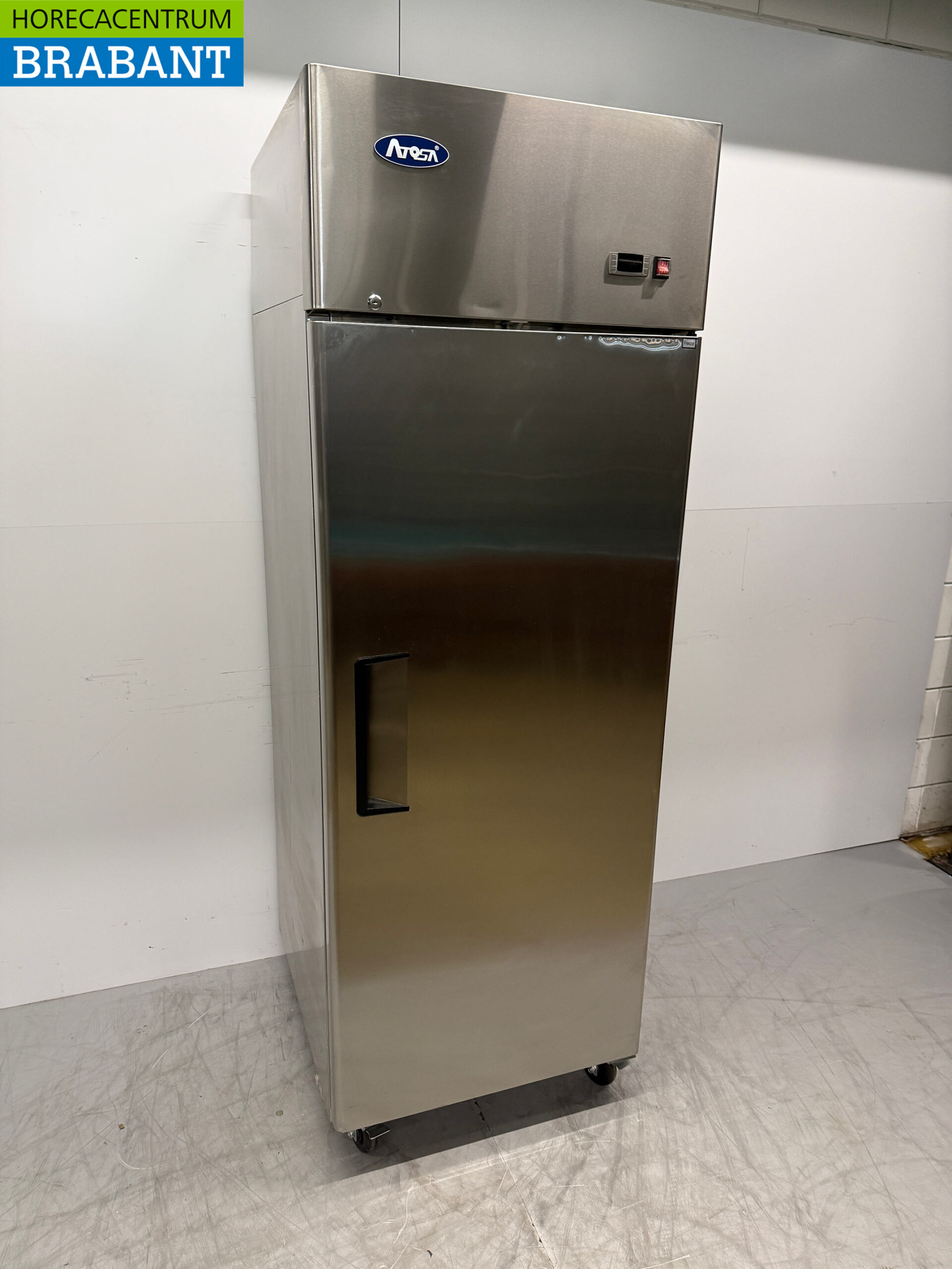 Stainless steel Atosa Mobile Freezer 670 liters 230V Horeca - Image 3