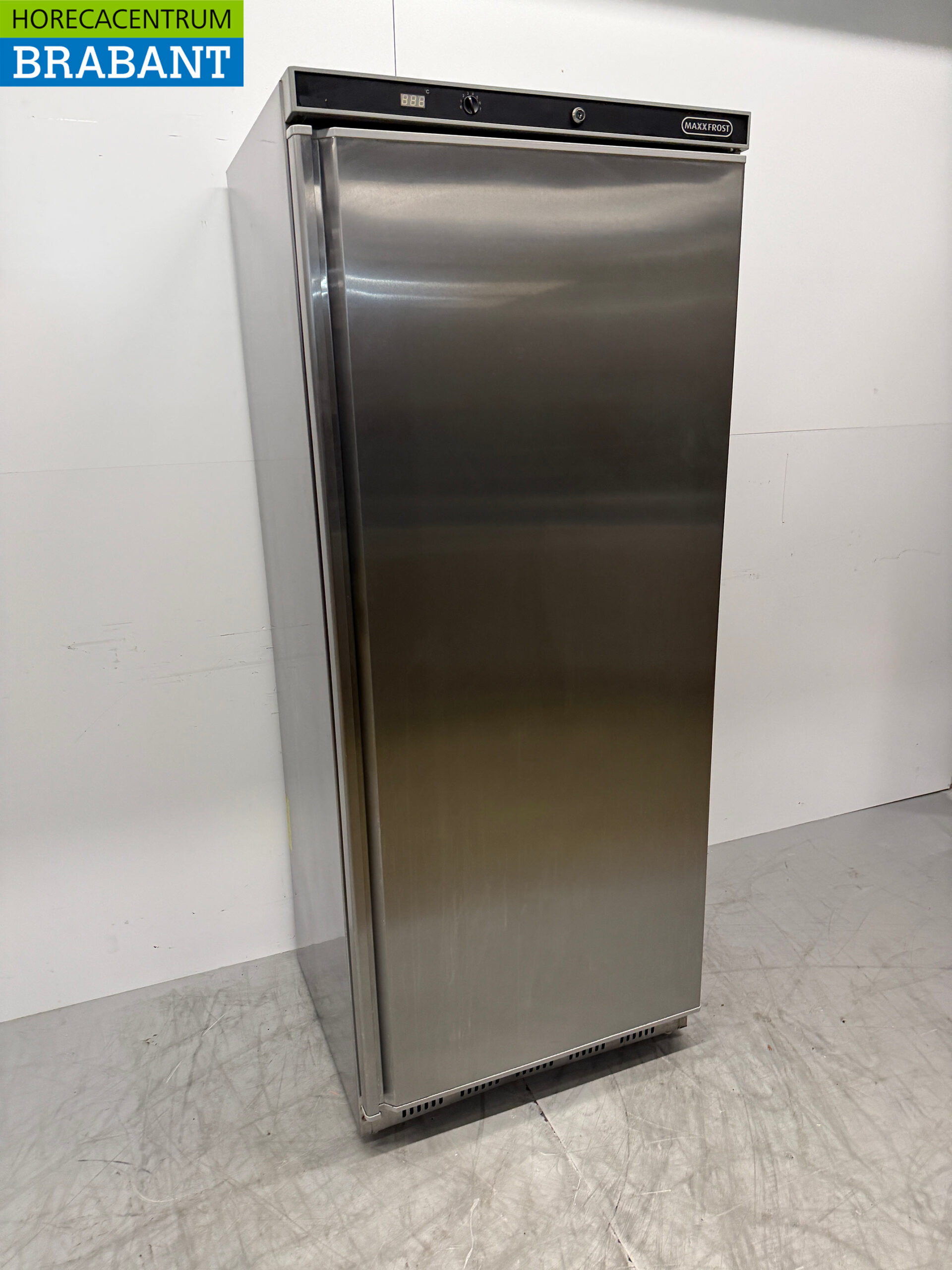 Stainless steel Maxxfrost Refrigeration 570 liters 230V Catering - Image 3