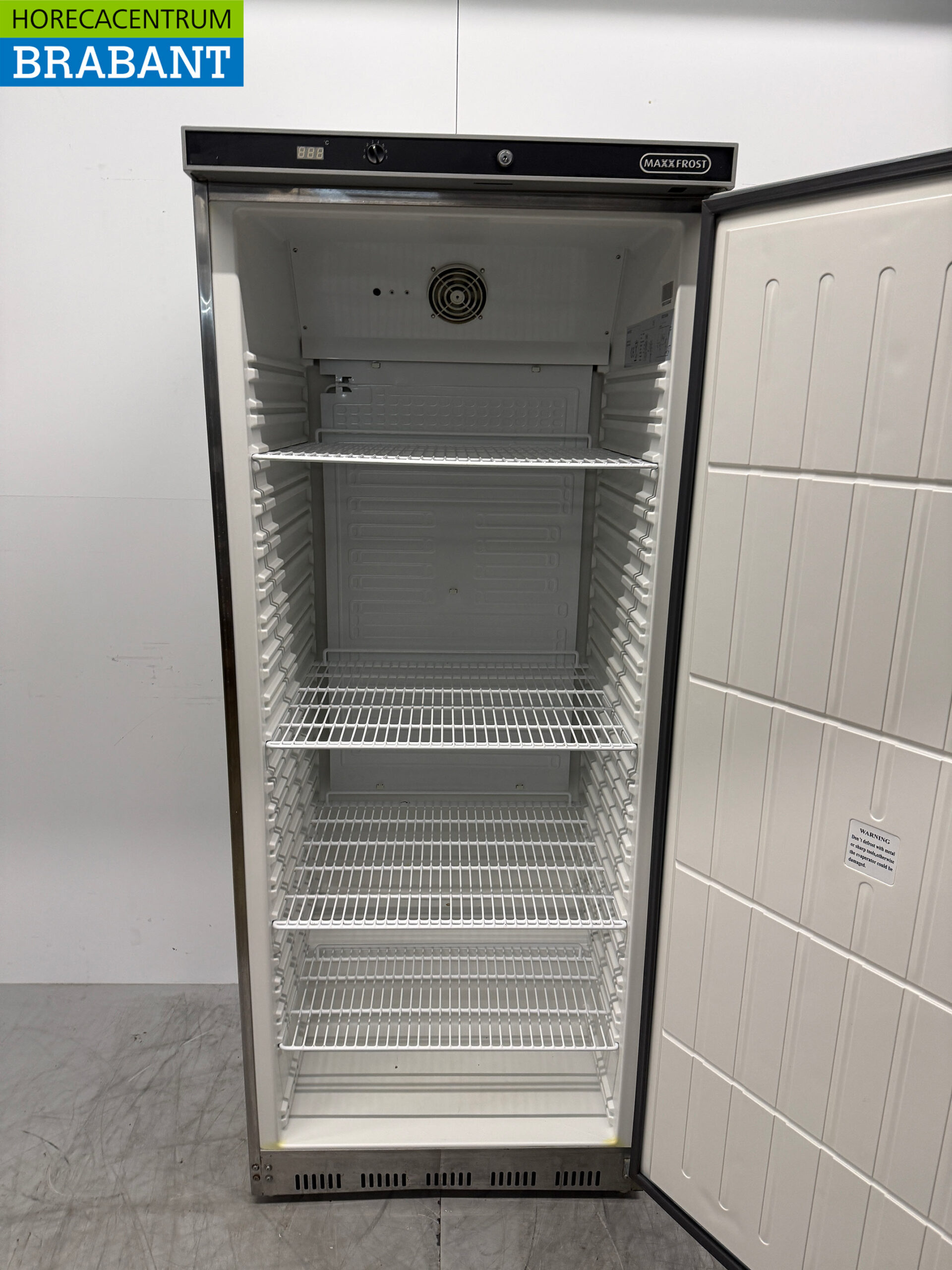 Stainless steel Maxxfrost Refrigeration 570 liters 230V Catering - Image 4