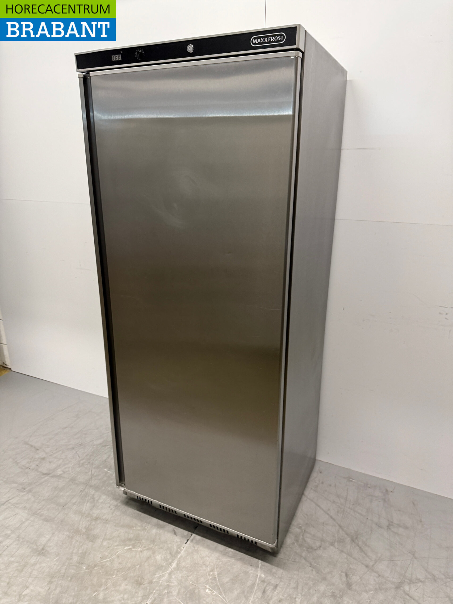 Stainless steel Maxxfrost Refrigeration 570 liters 230V Catering - Image 2