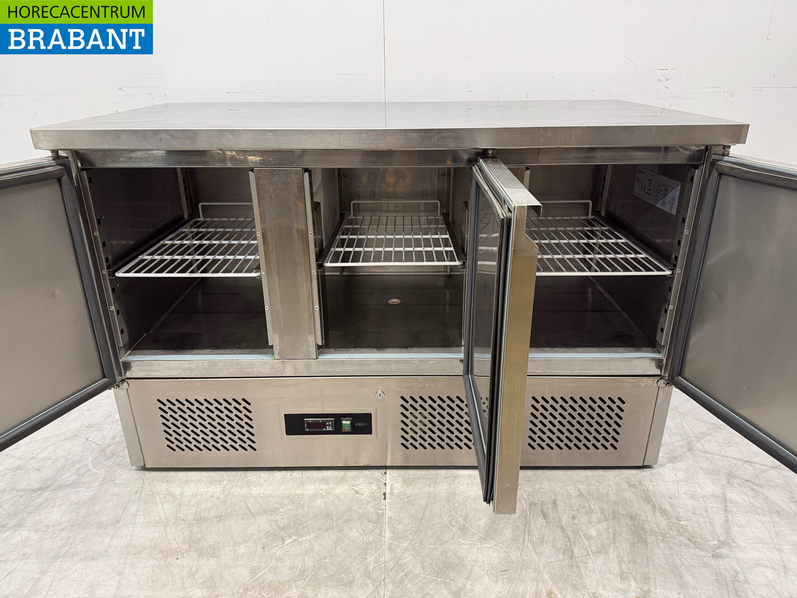 Stainless steel Refrigerated Workbench 3 Doors 137 cm 230V Catering - Image 4