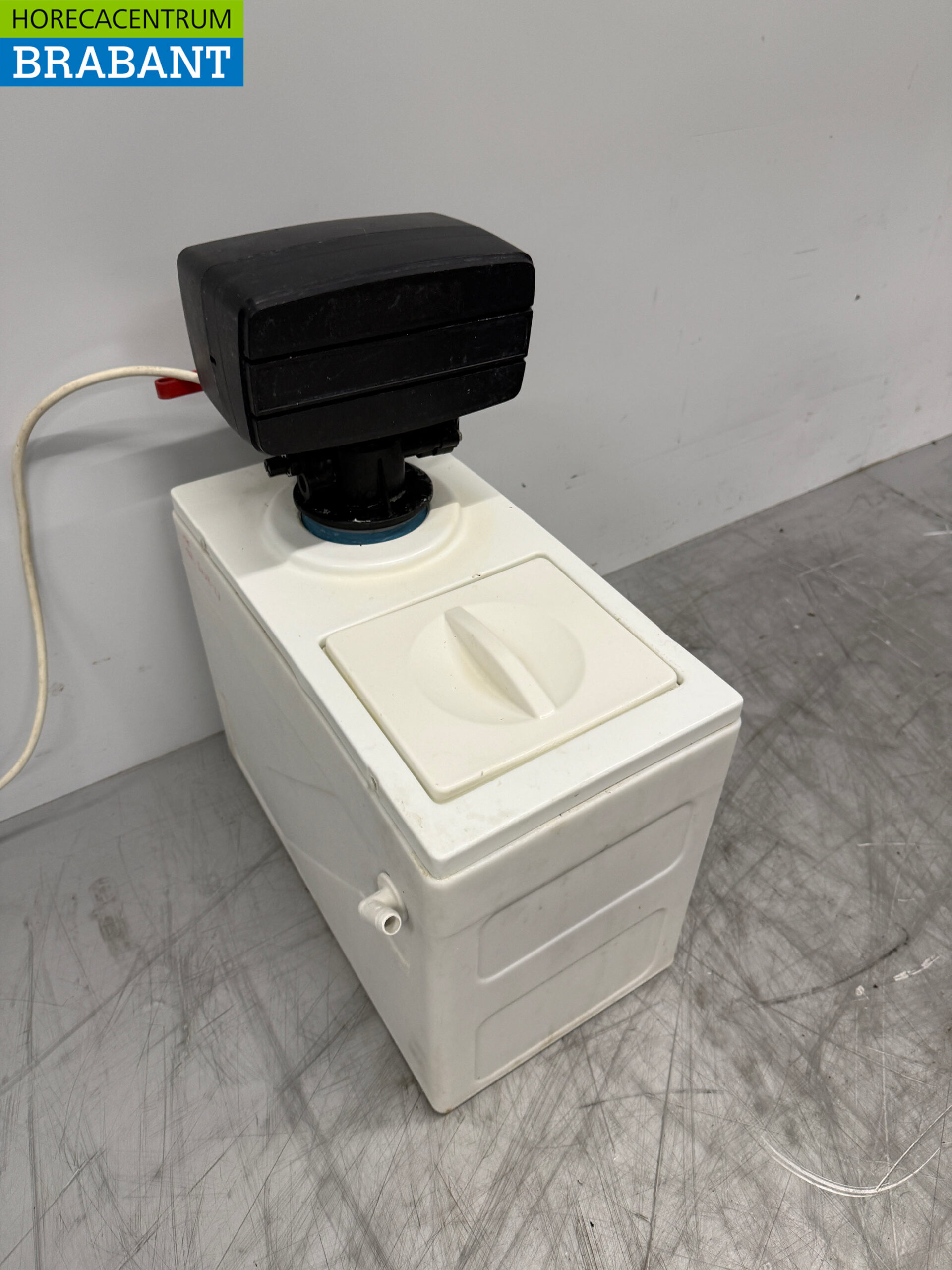 Lubron Miniline Automatic Water Softener 160 liters per hour 230V Horeca - Image 3