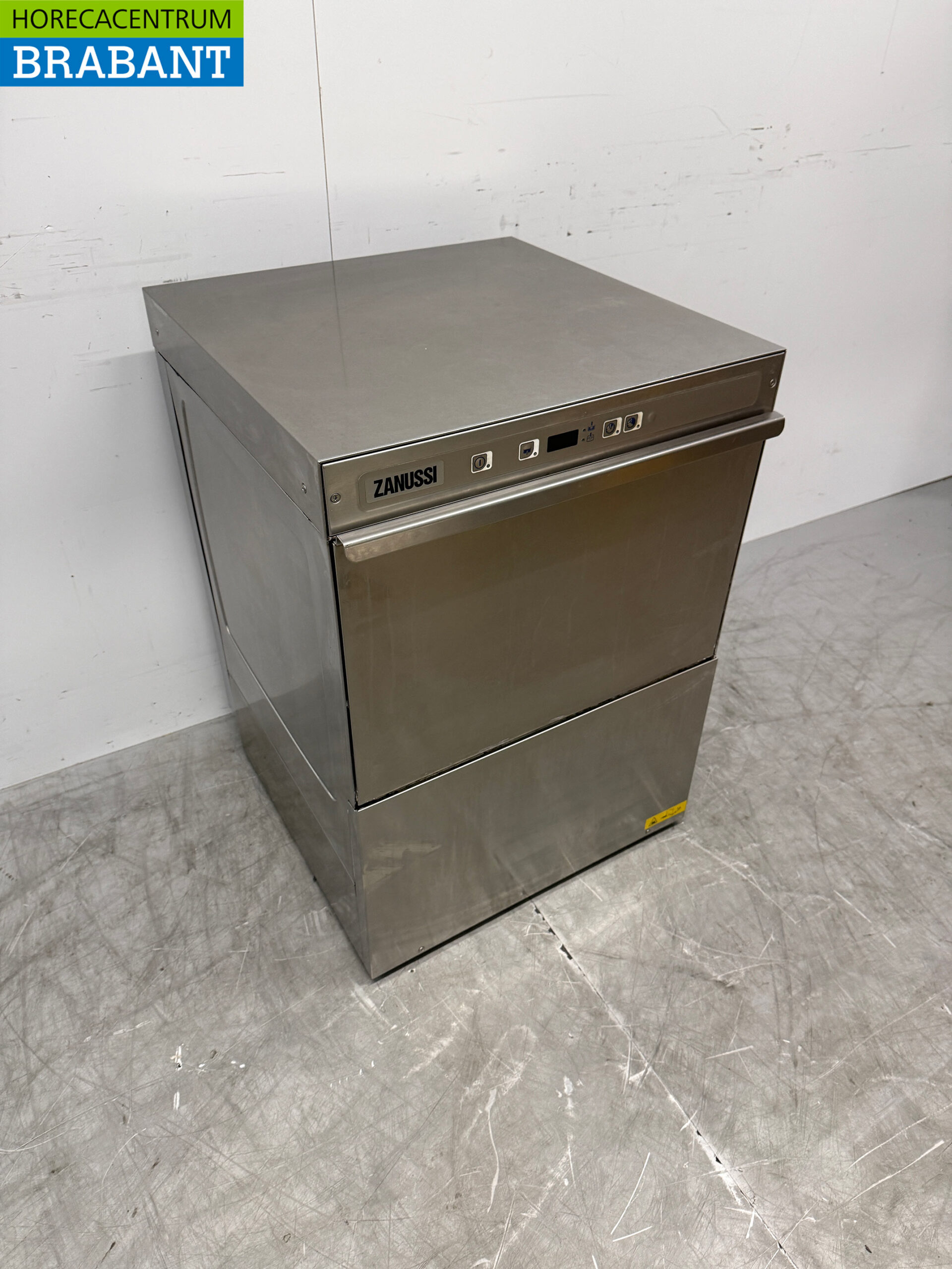 Stainless steel Zanussi NUC Dishwasher 230V Catering - Image 3