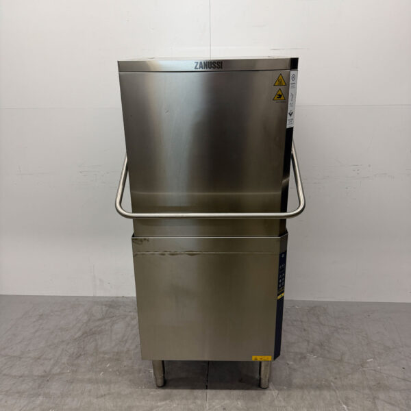 stainless steel Zanussi ZHTA060 Sliding dishwasher with drain pump 400V Bj. 2022 Hospitality