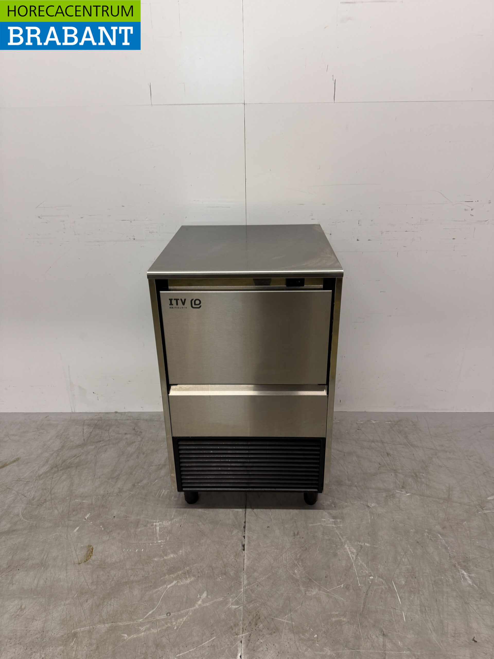 Stainless steel ITV Ice cube machine 55 kg per day 25 kg bunker 230V Horeca