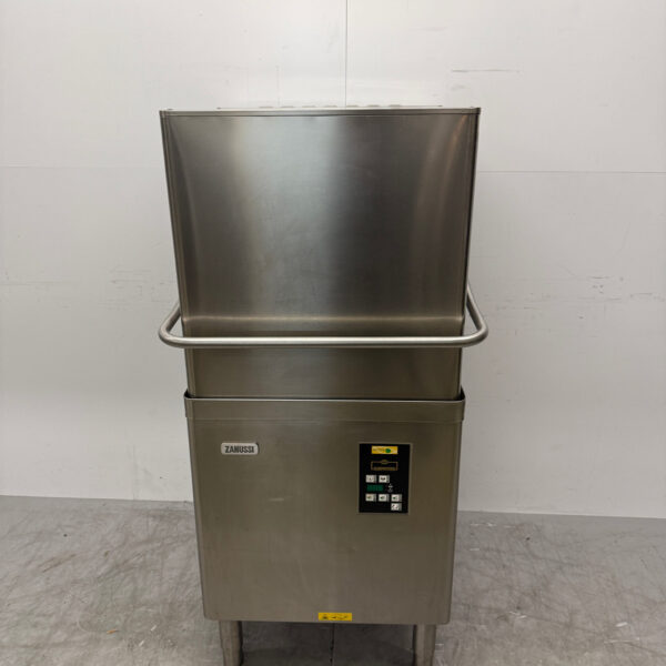 Stainless steel Zanussi Sliding dishwasher 400V Catering