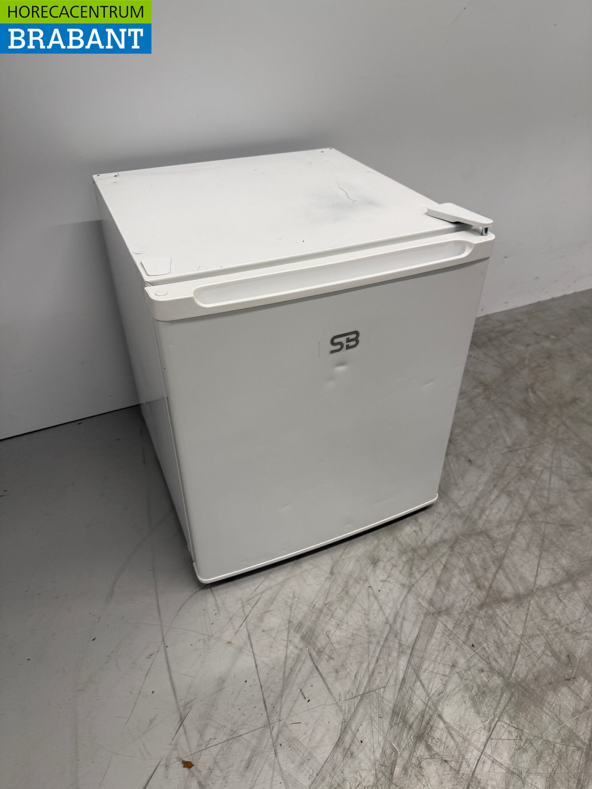SB minibar refrigerator 40 liters 230V Catering - Image 3