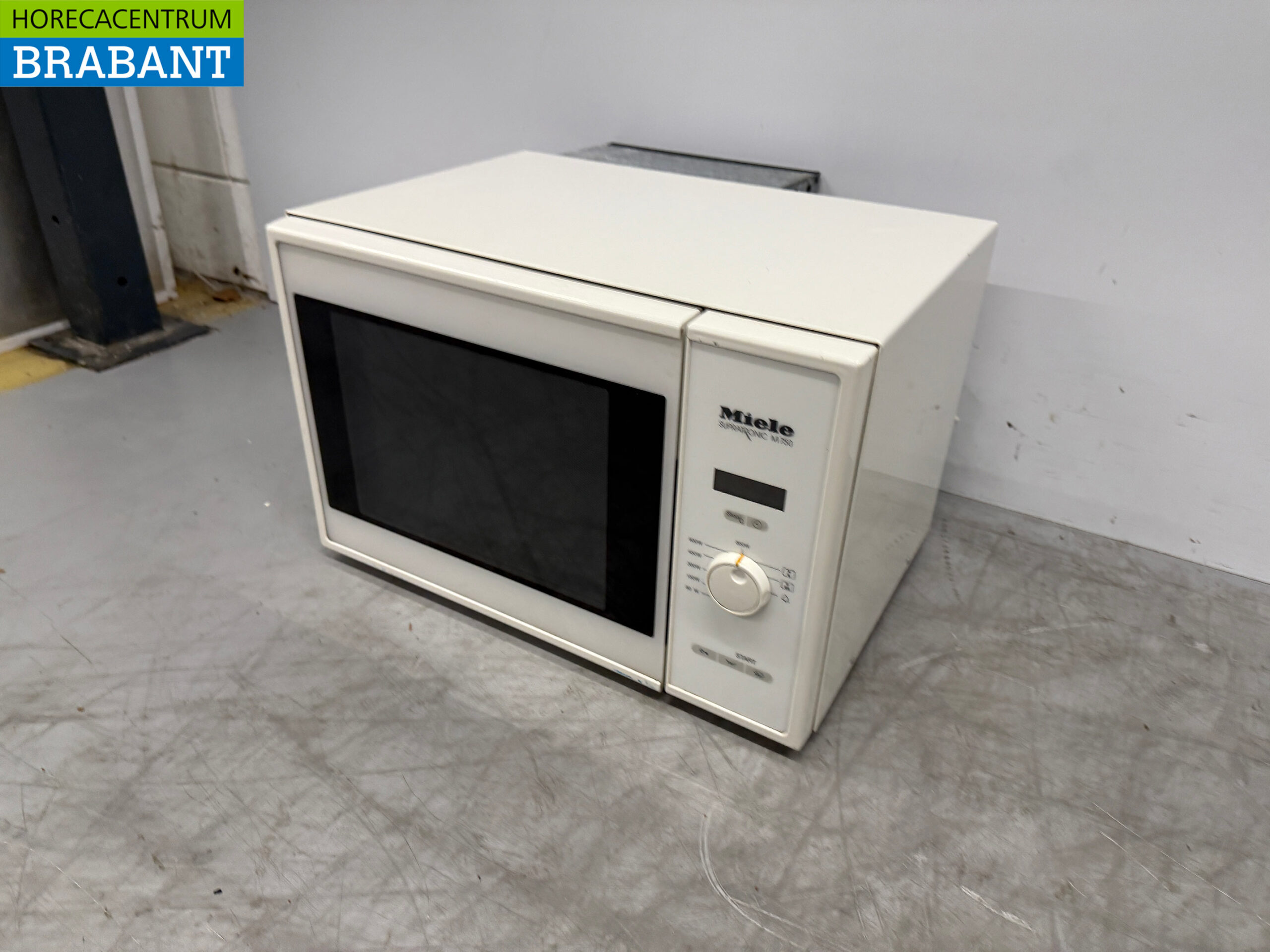 Miele Microwave 830 watts 230V Catering - Image 2