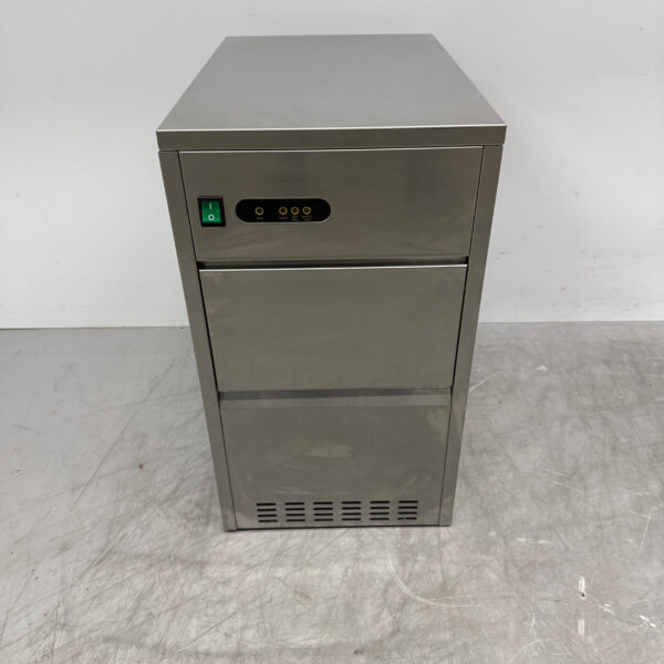 Stainless steel ice cube machine 20 kg p/d Bunker capacity 5 kg 230V Horeca