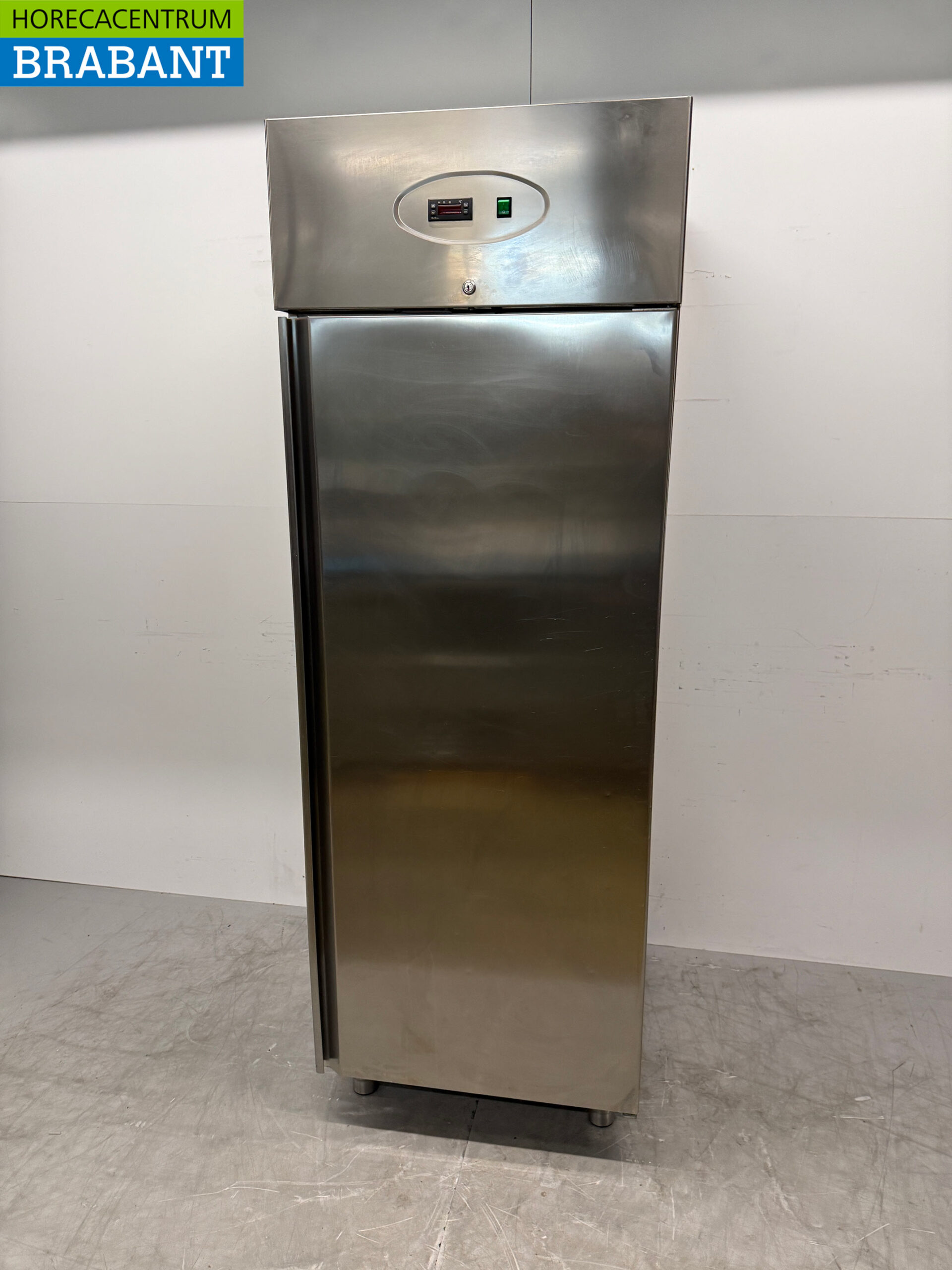 Stainless steel Studio54 Refrigeration 700 liters 230V Catering
