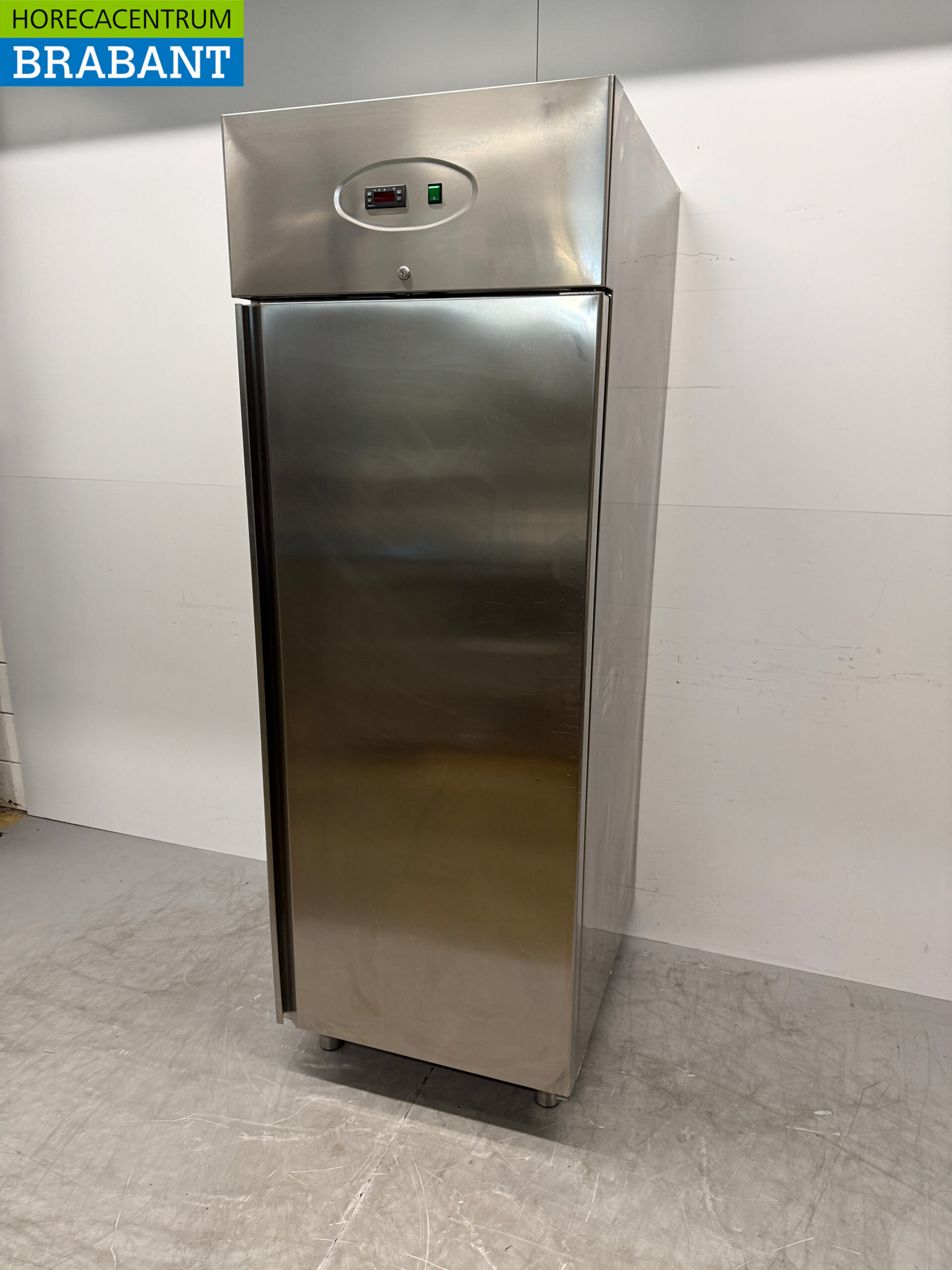Stainless steel Studio54 Refrigeration 700 liters 230V Catering - Image 2