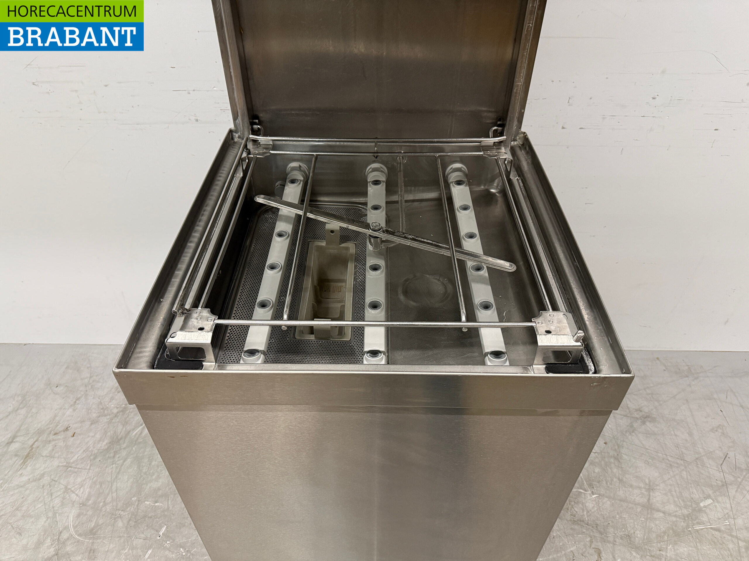 Stainless steel Winterhalter GS502 Pass-through dishwasher with drain pump and soap pumps 400V Horeca - Image 4