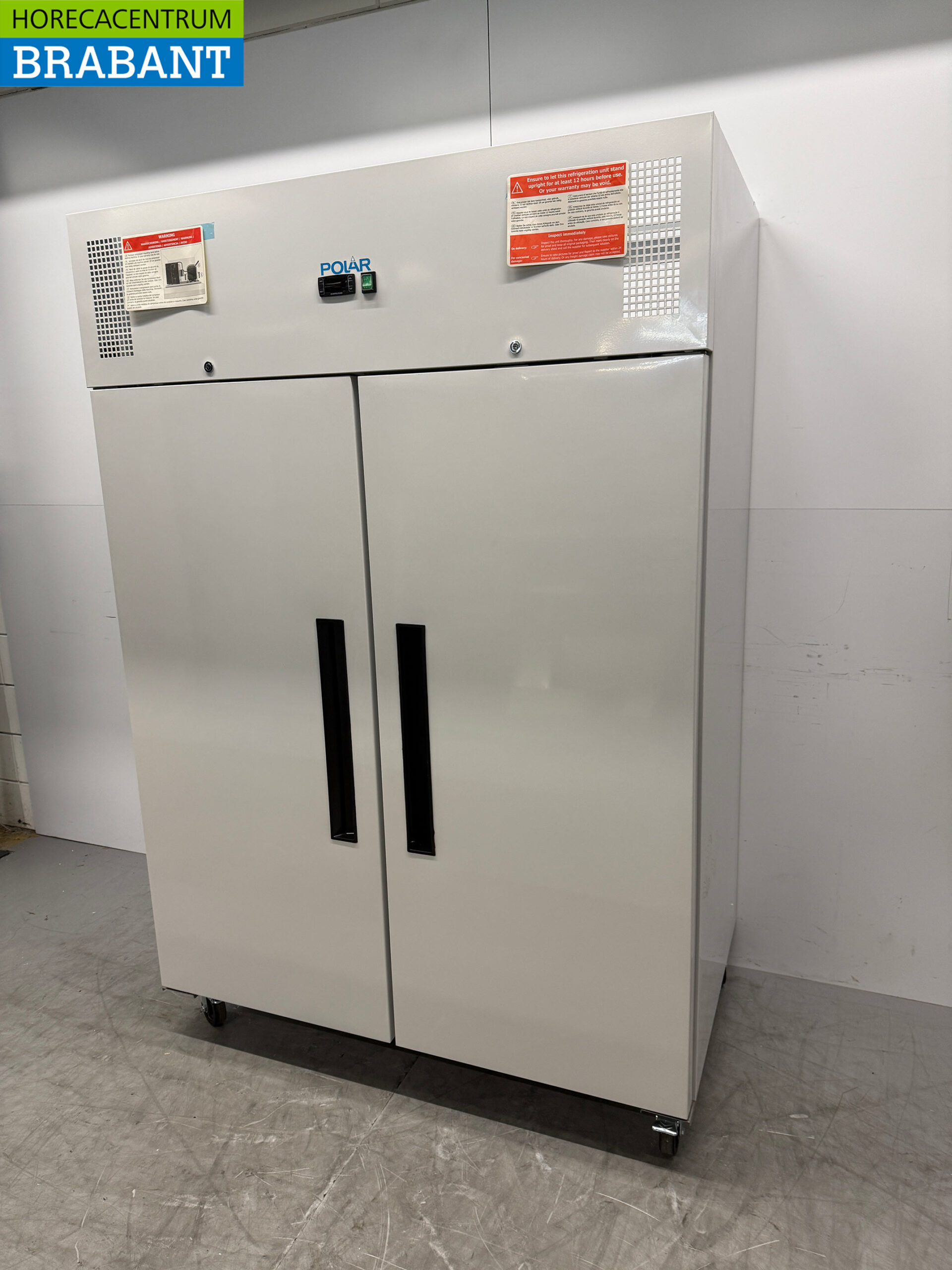 Polar CD616 Mobile Freezer 1200 liters 230V Catering - Image 2