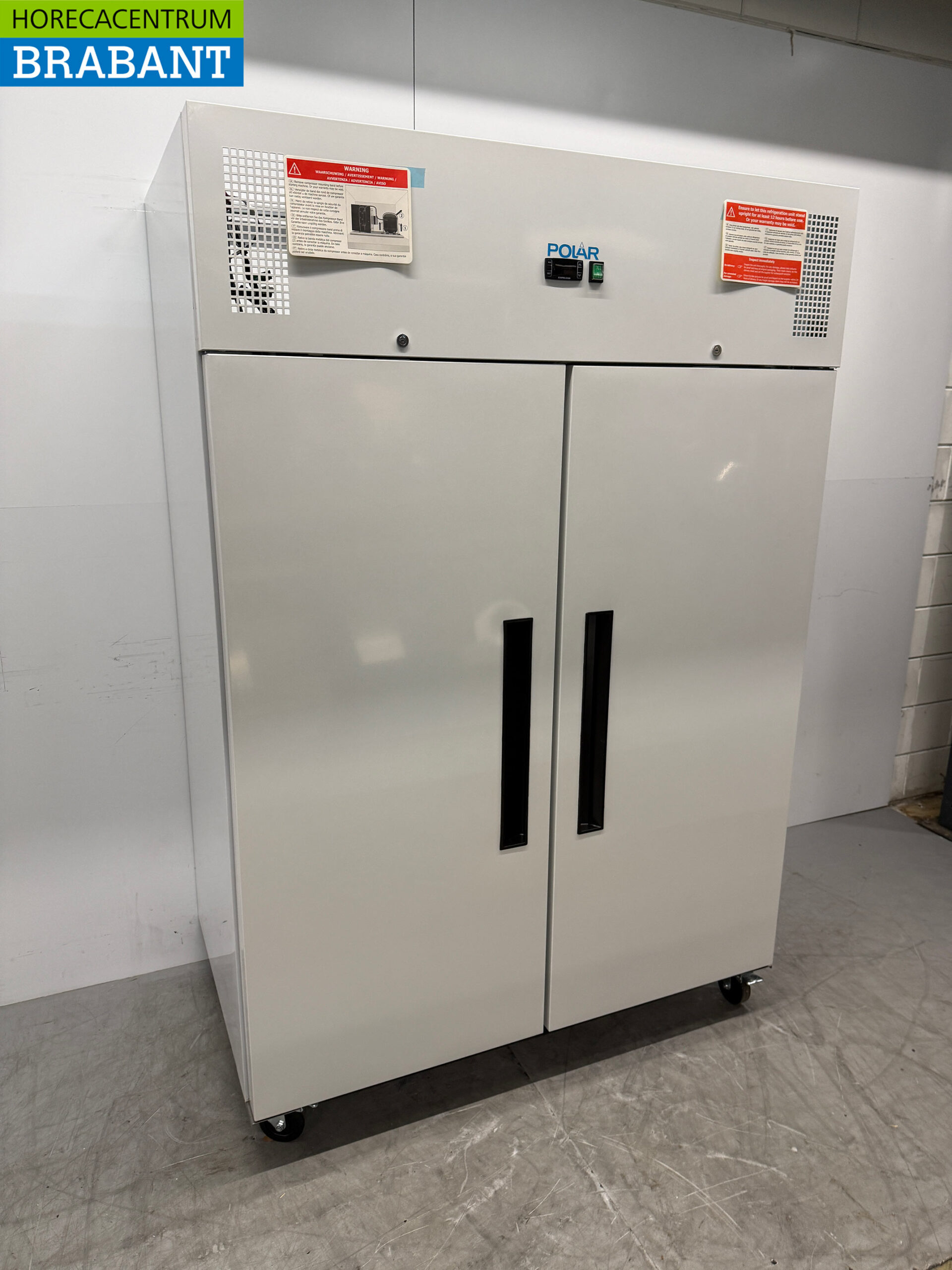 Polar CD616 Mobile Freezer 1200 liters 230V Catering - Image 3