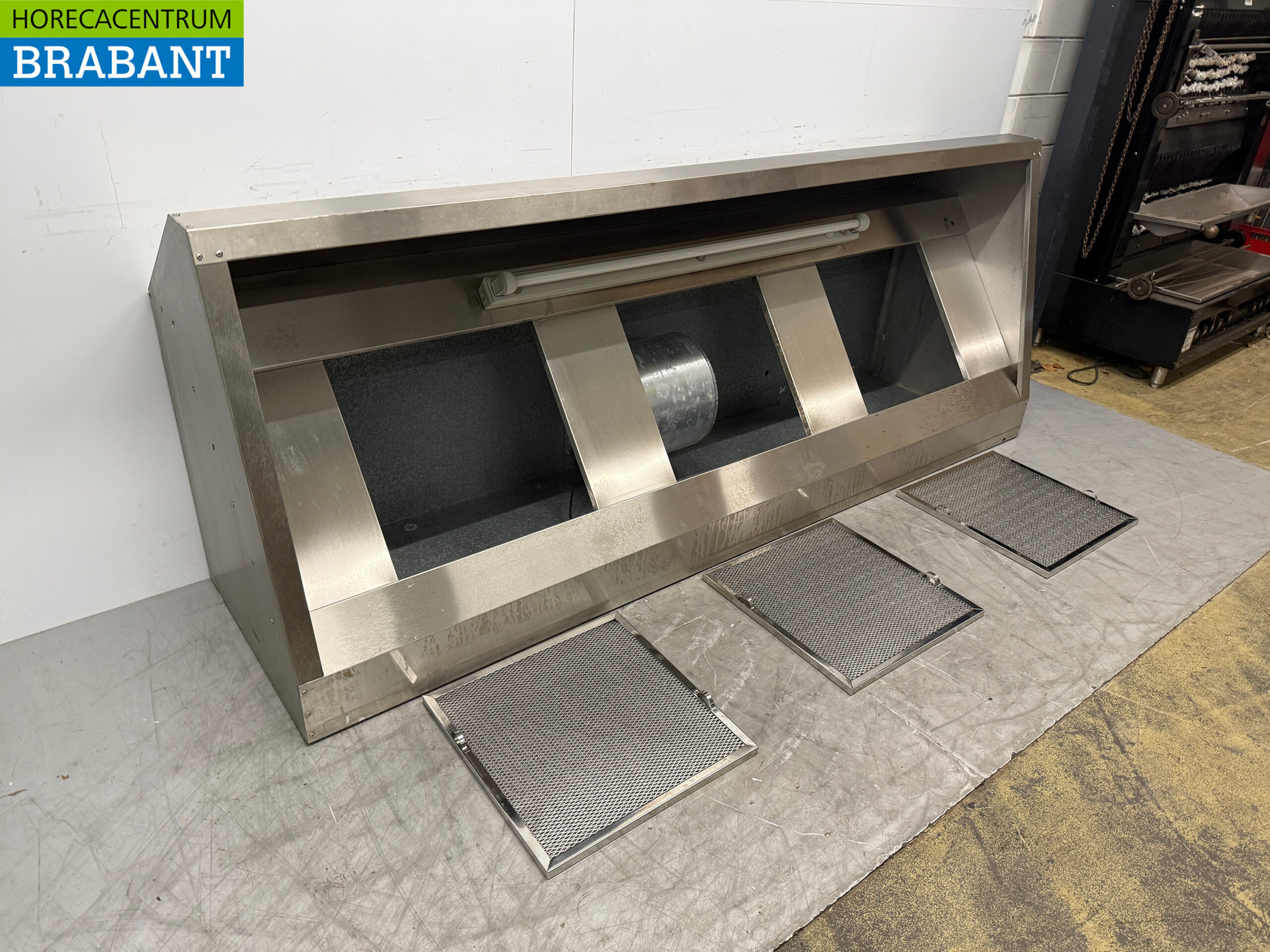 Stainless steel Extractor Hood Hood Motor 2500 m3/h Angled model 250 cm 230V Horeca - Image 3