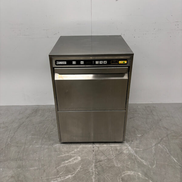 Stainless steel Zanussi Dishwasher with drain pump 400V Catering