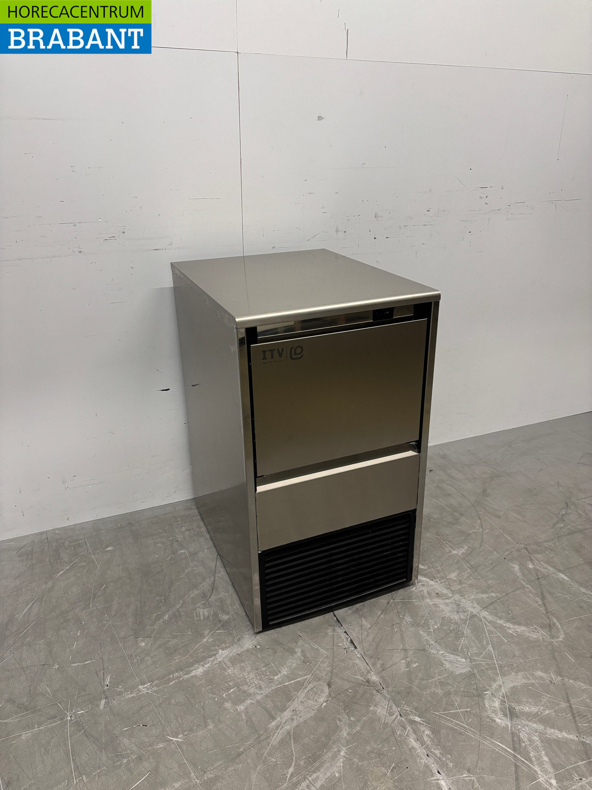 Stainless steel ITV ice cube machine 47 kg per day 20 kg bunker 230V Horeca - Image 3