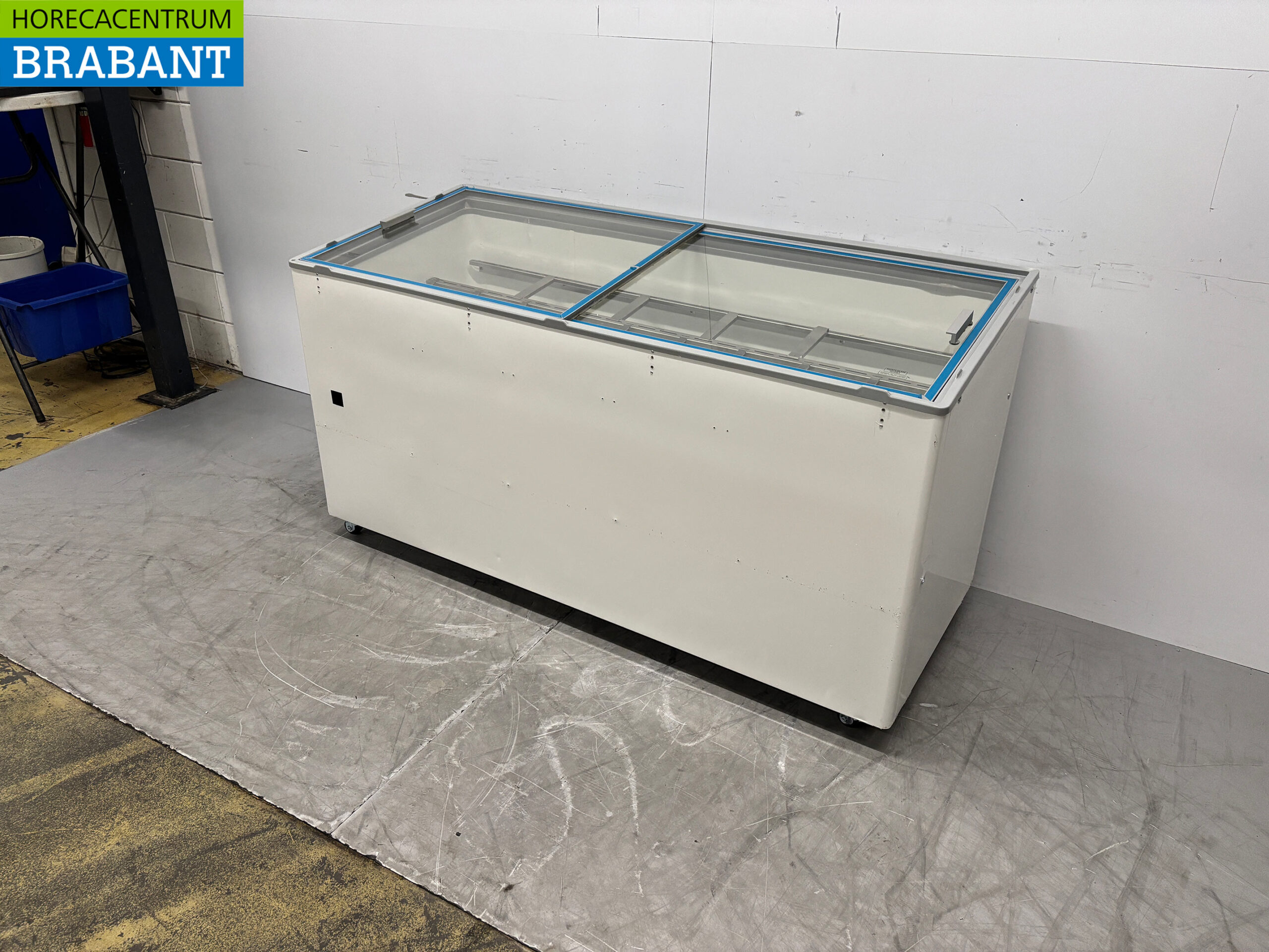 Mobile Combisteel Cuba Scoop ice cream display case 13 trays 230V Catering - Image 2