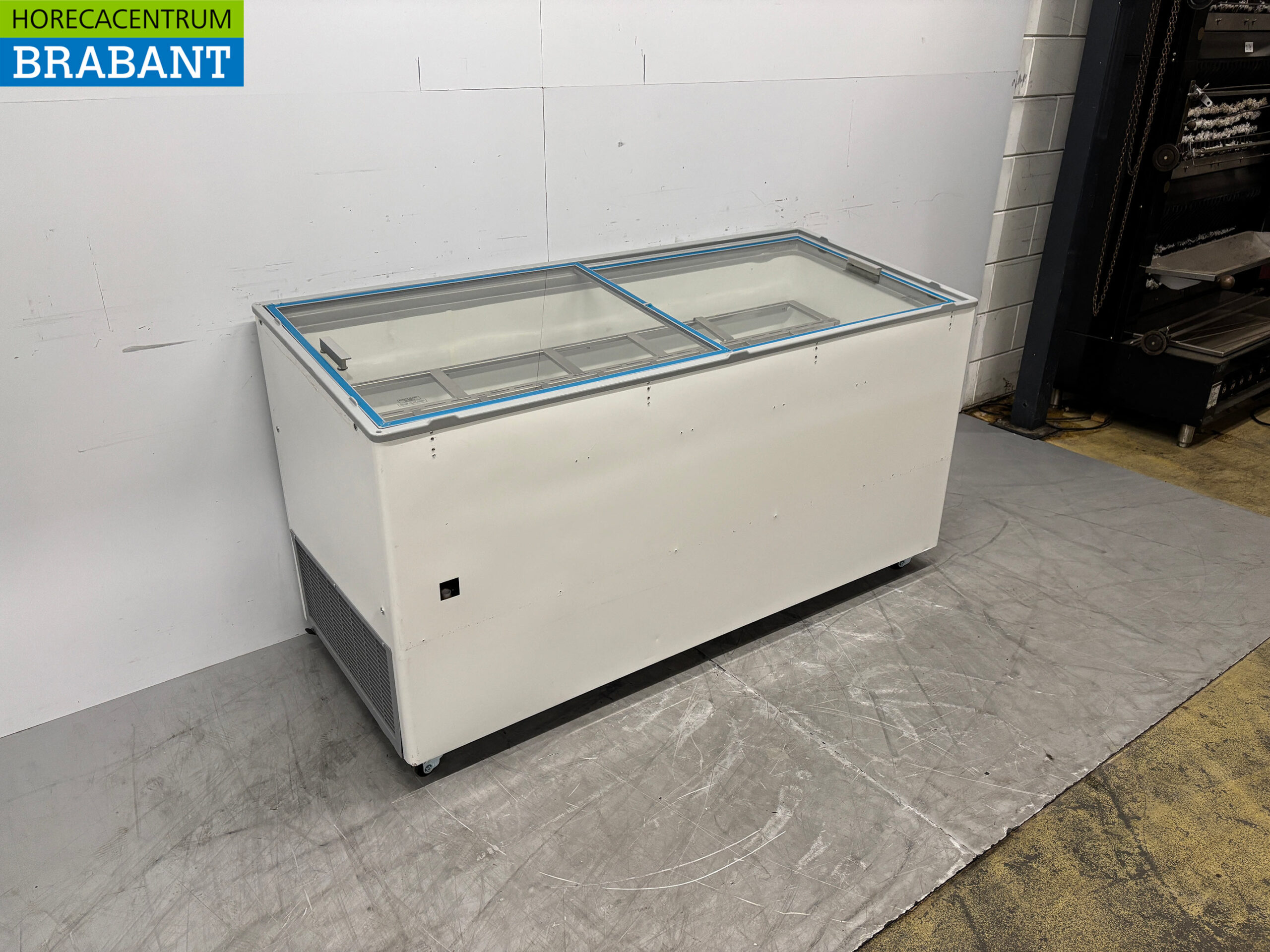 Mobile Combisteel Cuba Scoop ice cream display case 13 trays 230V Catering - Image 3