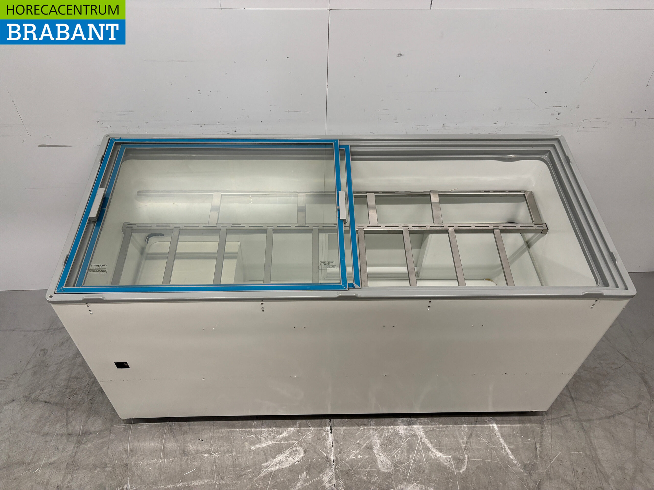 Mobile Combisteel Cuba Scoop ice cream display case 13 trays 230V Catering - Image 4