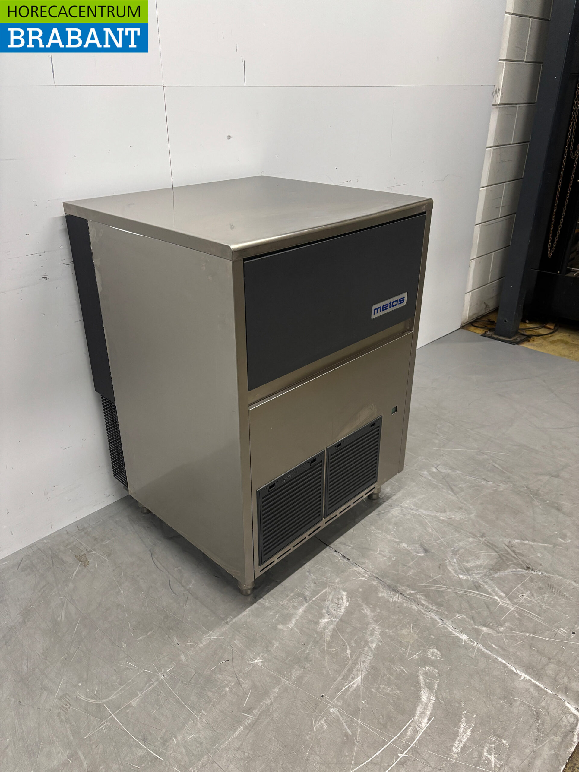 Stainless steel Brema Peeling ice machine 155 kilos per day 230V Horeca - Image 2