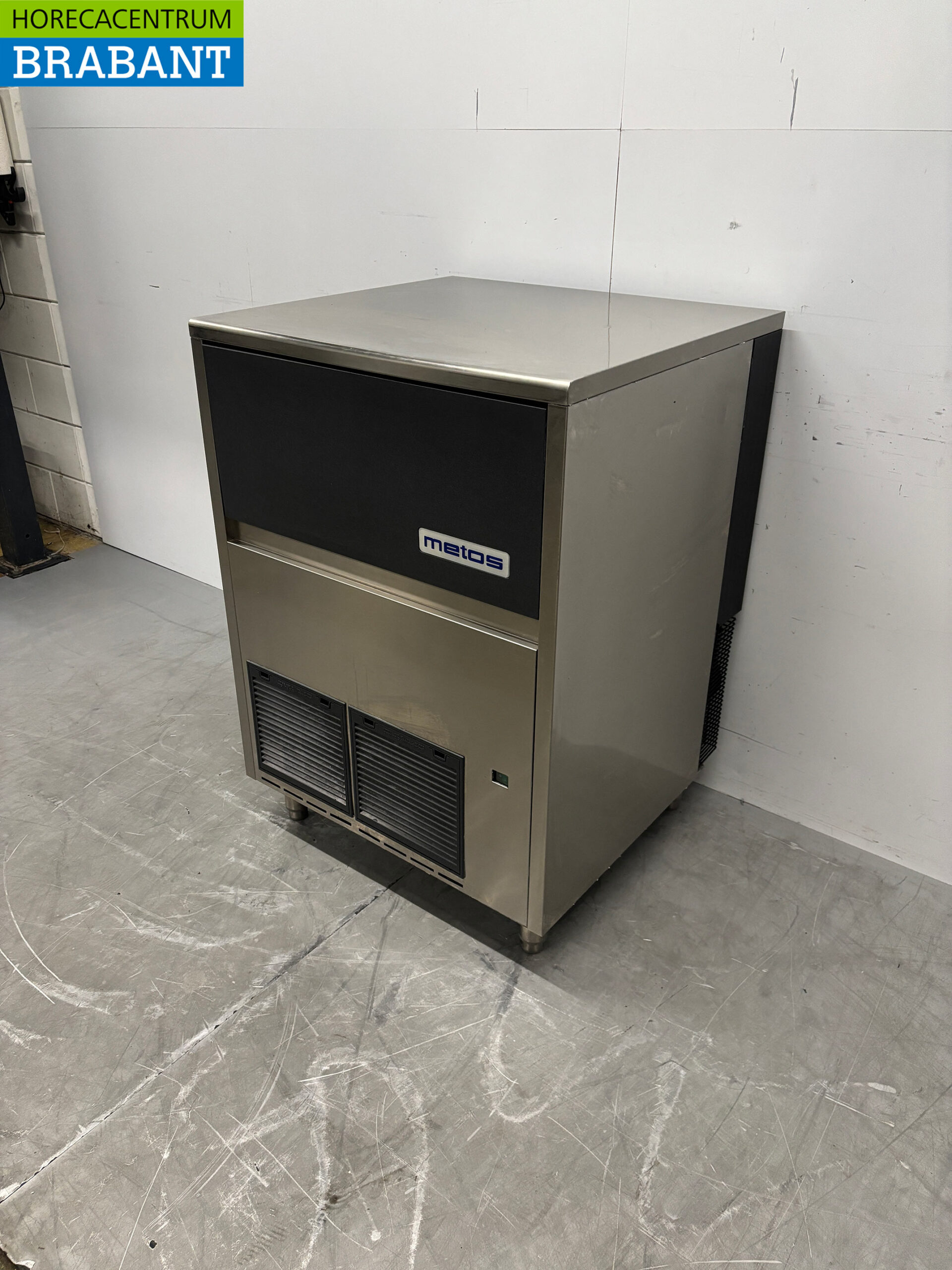 Stainless steel Brema Peeling ice machine 155 kilos per day 230V Horeca - Image 3