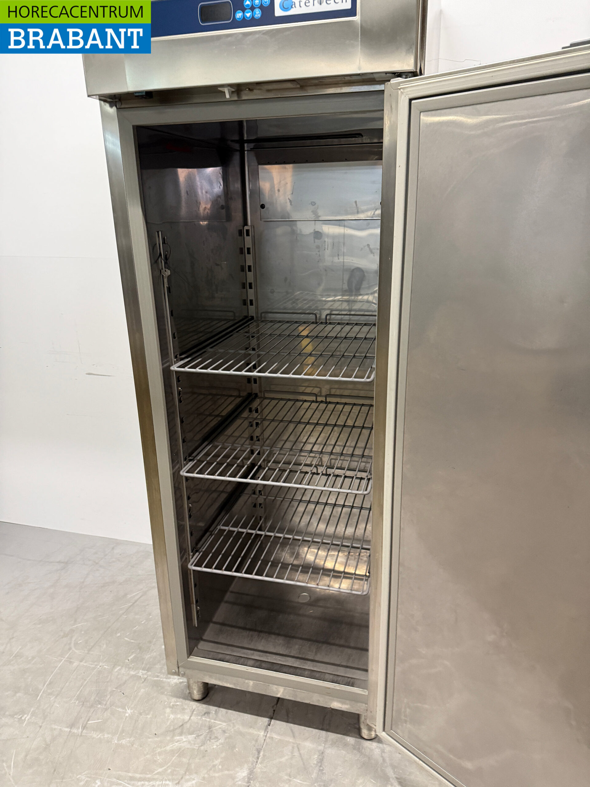 Stainless steel Catertech Refrigeration 650 liters 230V Catering - Image 4