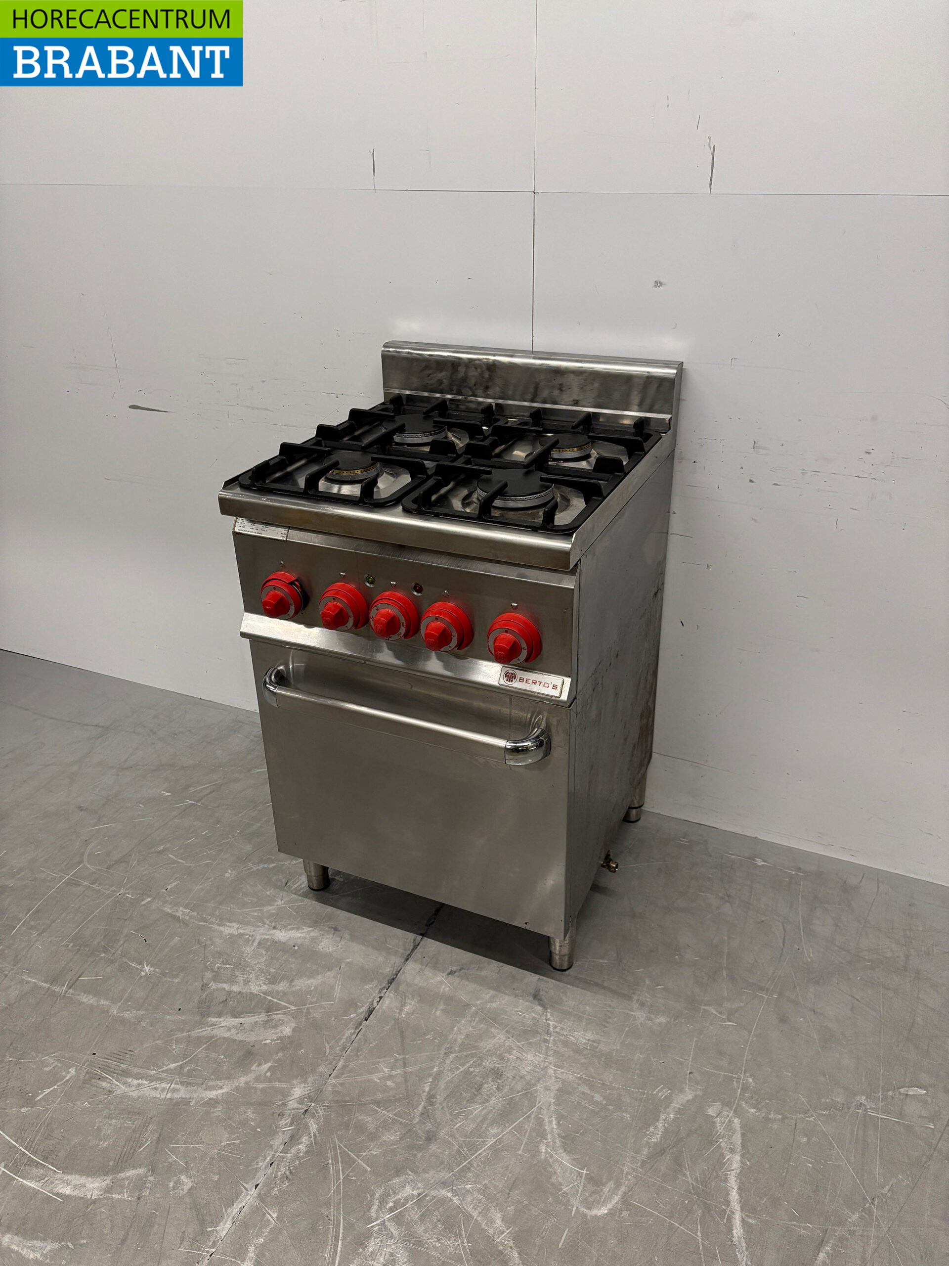 Stainless steel Berto's 4 Burner Stove with oven 3 x 1/1 GN GAS + 230V Horeca - Image 2