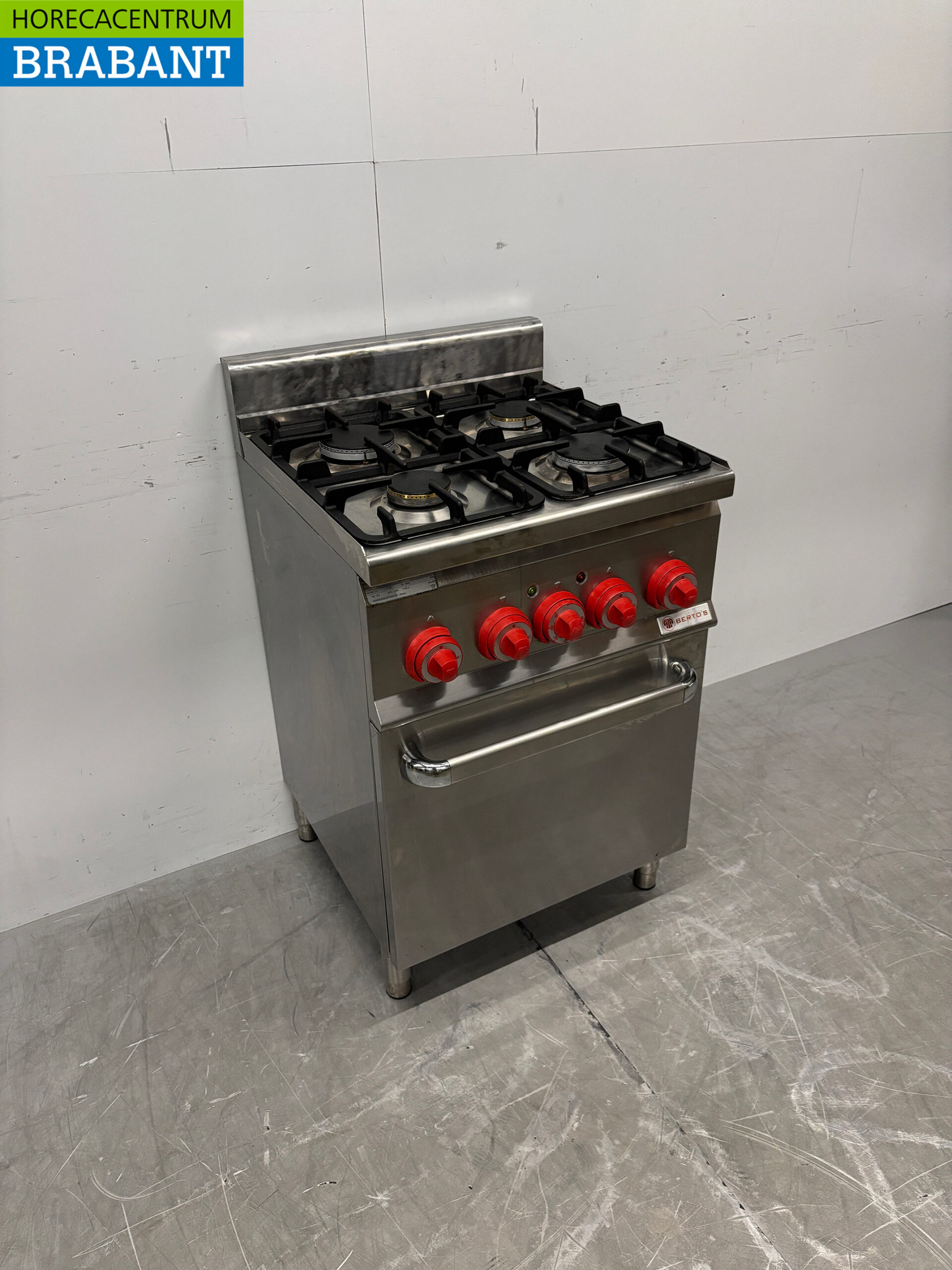 Stainless steel Berto's 4 Burner Stove with oven 3 x 1/1 GN GAS + 230V Horeca - Image 3