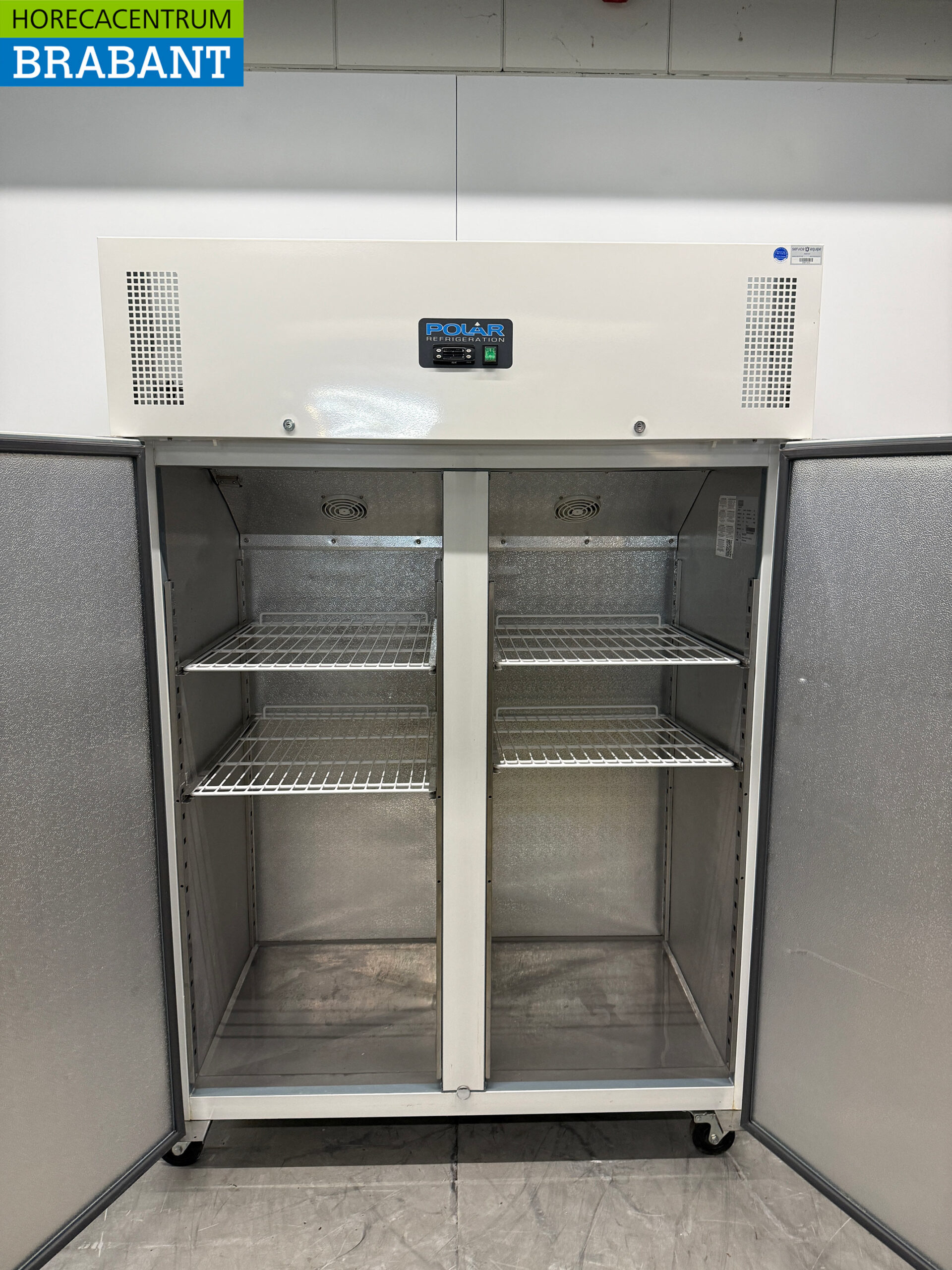 Polar Mobile Double Door Freezer 1200 liters 230V Catering - Image 4