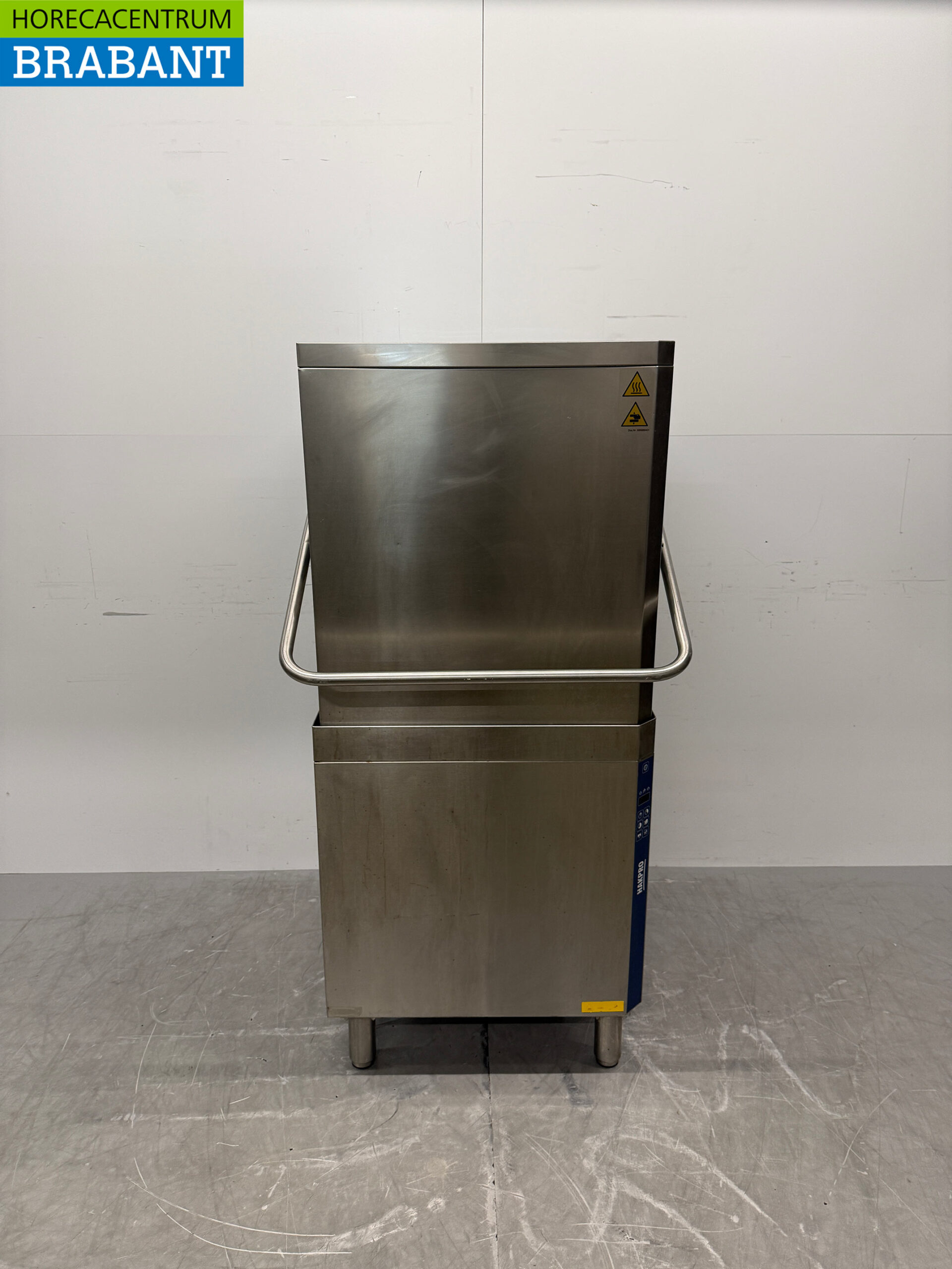 Stainless steel Zanussi HHT8 Sliding dishwasher with drain pump 400V Catering