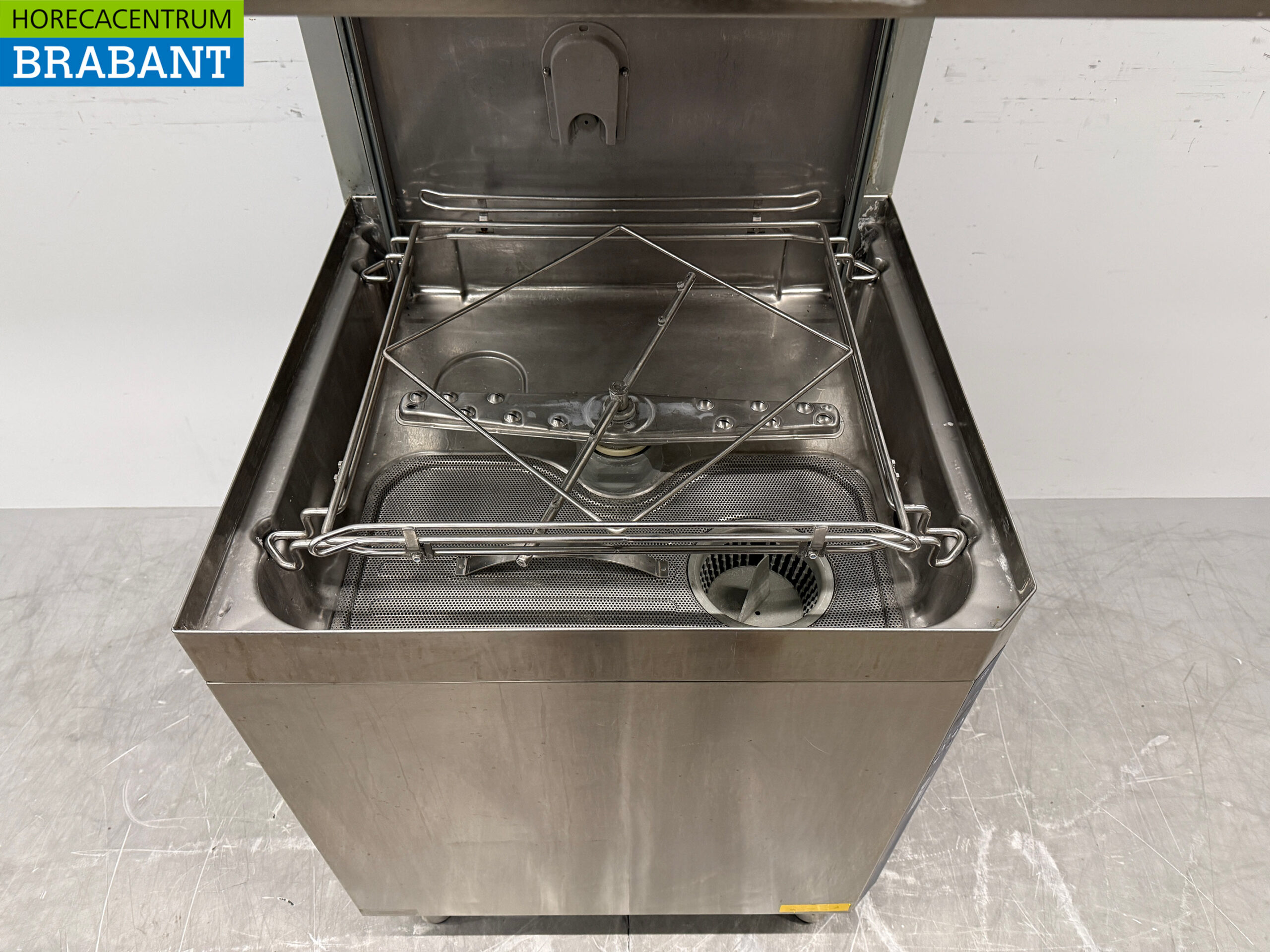 Stainless steel Zanussi HHT8 Sliding dishwasher with drain pump 400V Catering - Image 4