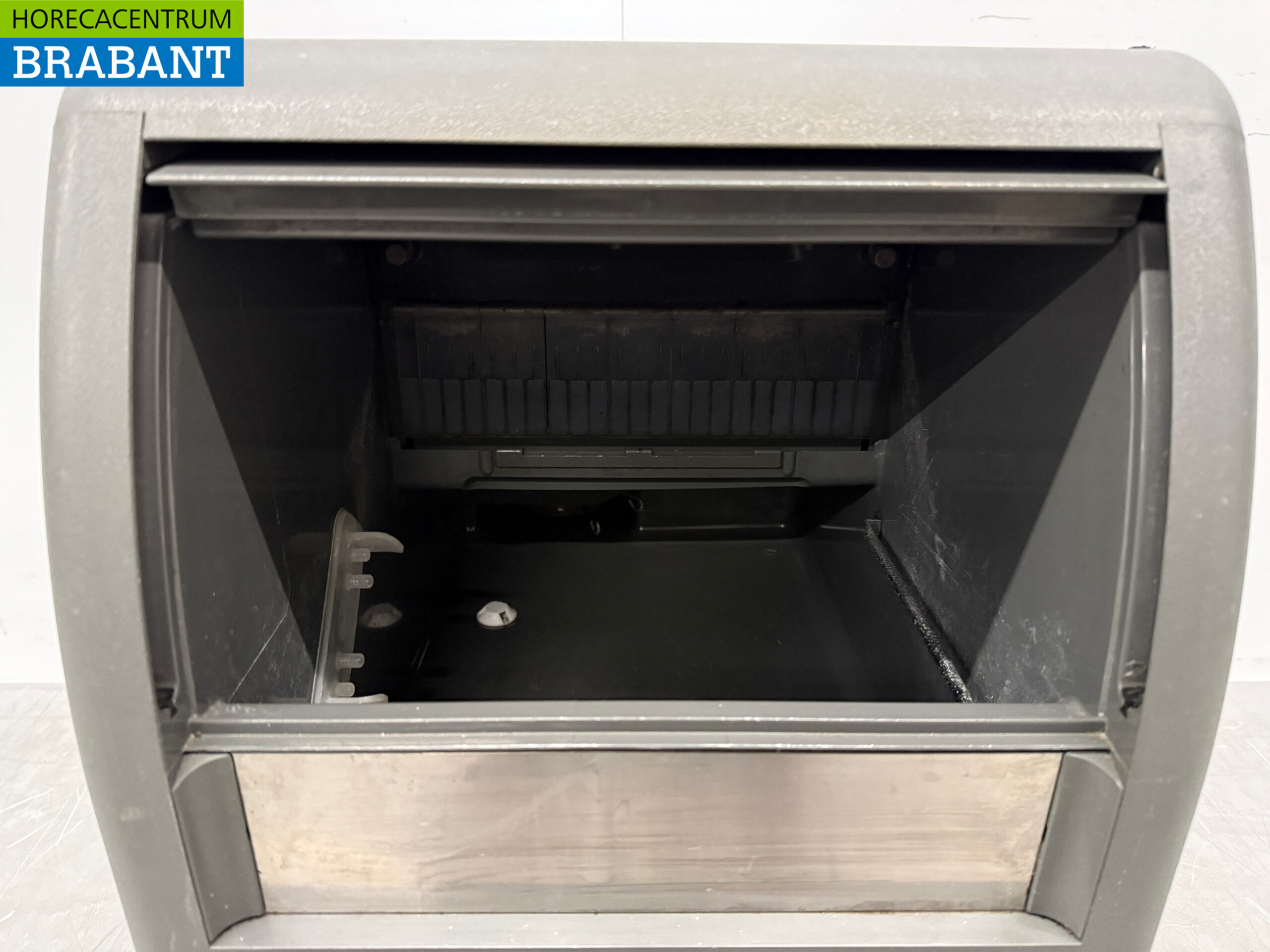 Stainless steel Scotsman Ice cube machine 24.5 kilos per day 230V Catering - Image 4