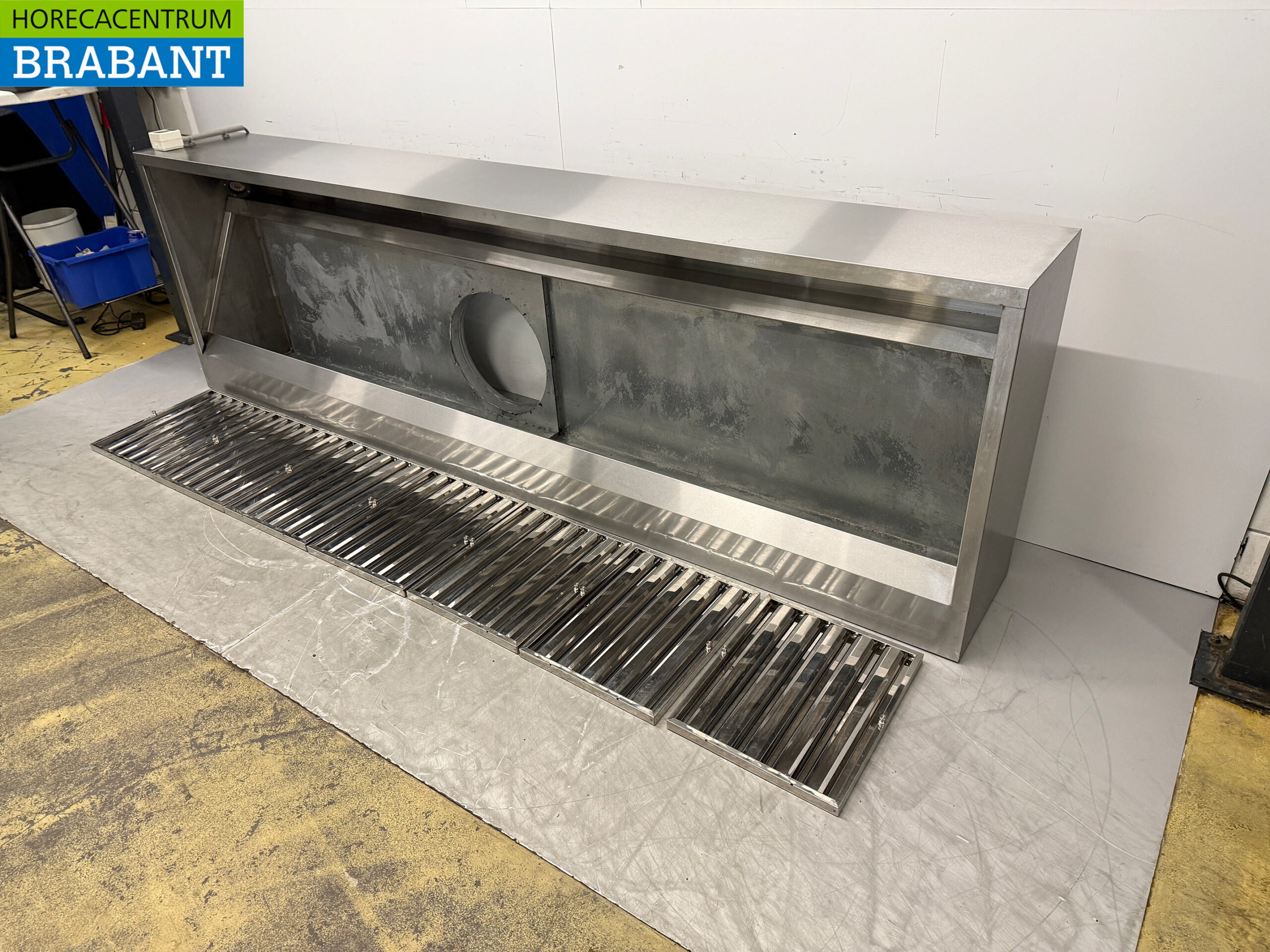 Stainless steel extractor hood Extractor hood with slat filters 300 cm Box model 230V Horeca - Image 2