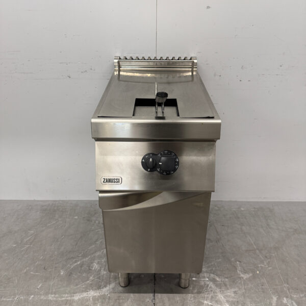Stainless steel Zanussi Fryer 14 liter GAS Catering
