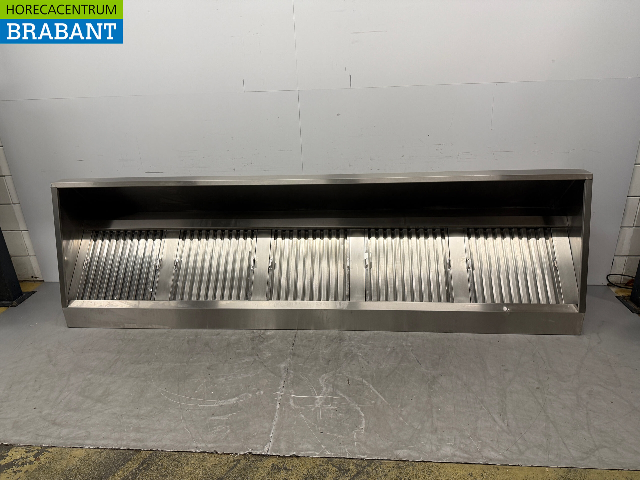 Stainless steel extractor hood Hood Sloping model 300 cm Horeca