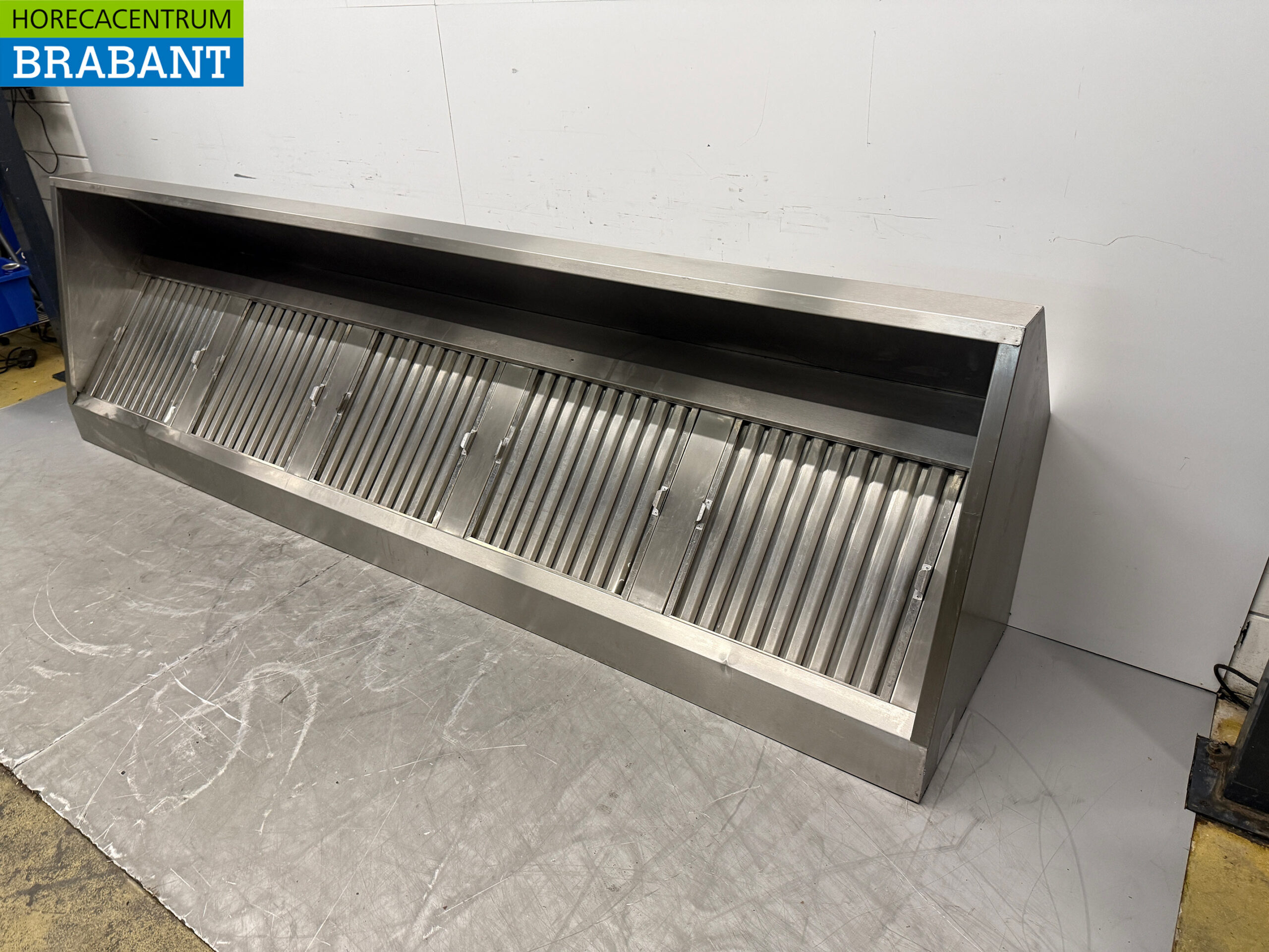 Stainless steel extractor hood Hood Sloping model 300 cm Horeca - Image 2
