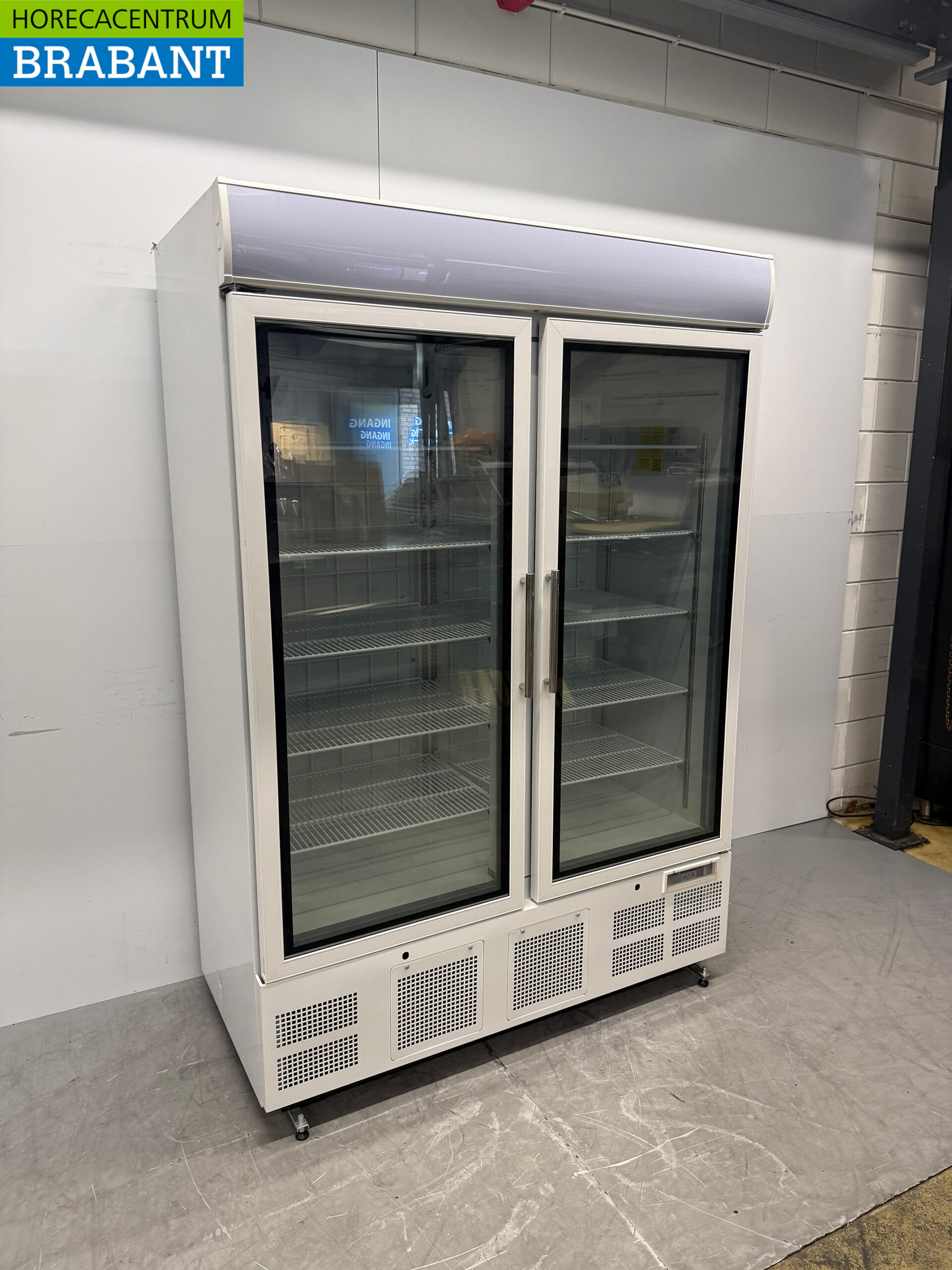 Polar Glass door freezer cabinet Freezer cabinet with glass doors 920 liters 230V Horeca - Image 2