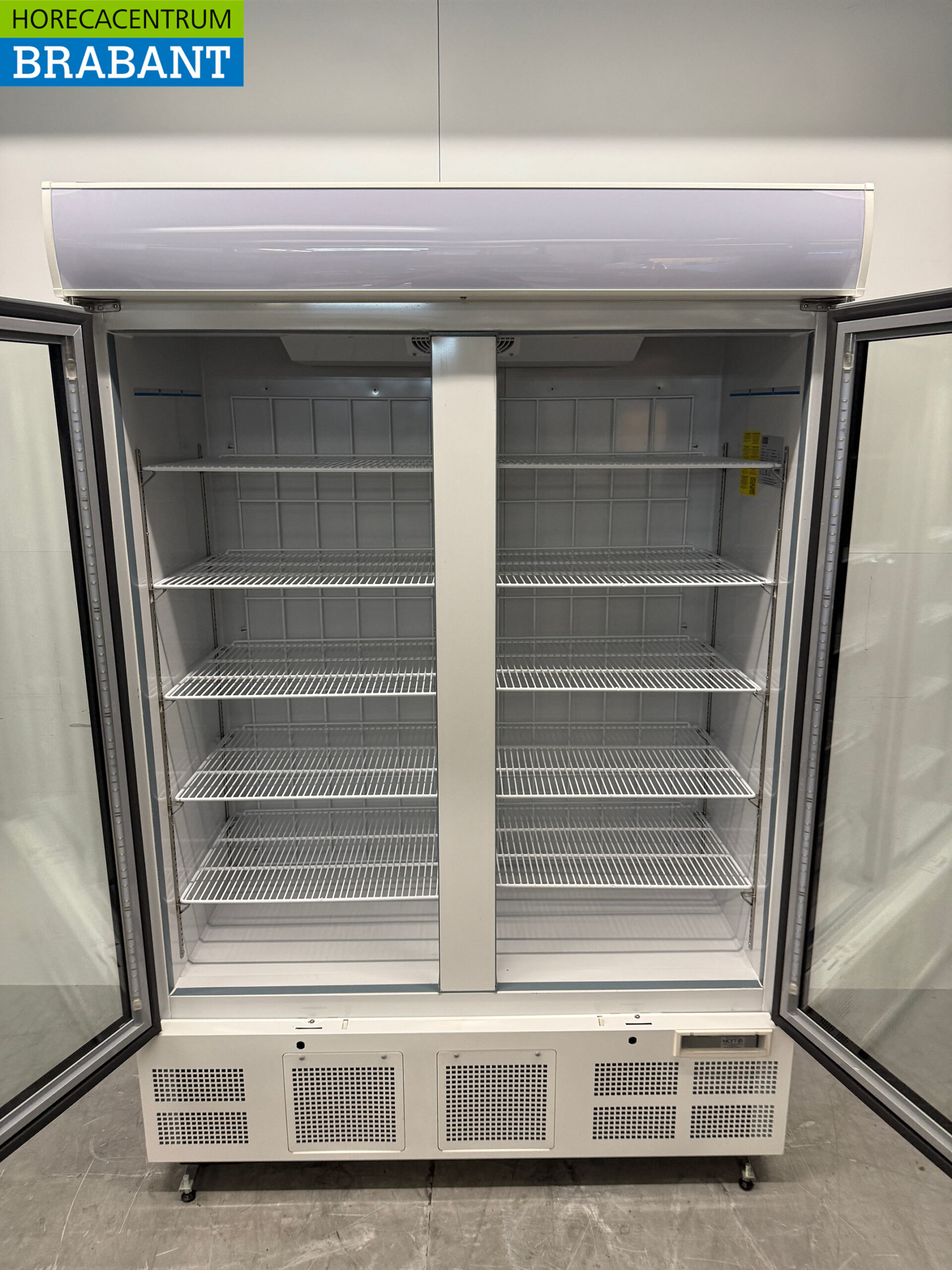 Polar Glass door freezer cabinet Freezer cabinet with glass doors 920 liters 230V Horeca - Image 4