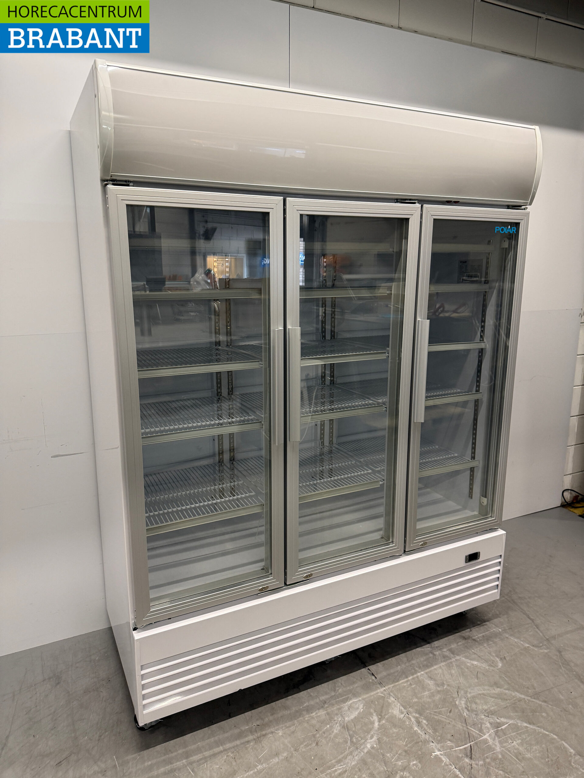 Polar Mobile 3 Glass Door Refrigerator 1300 liters 230V Catering - Image 3
